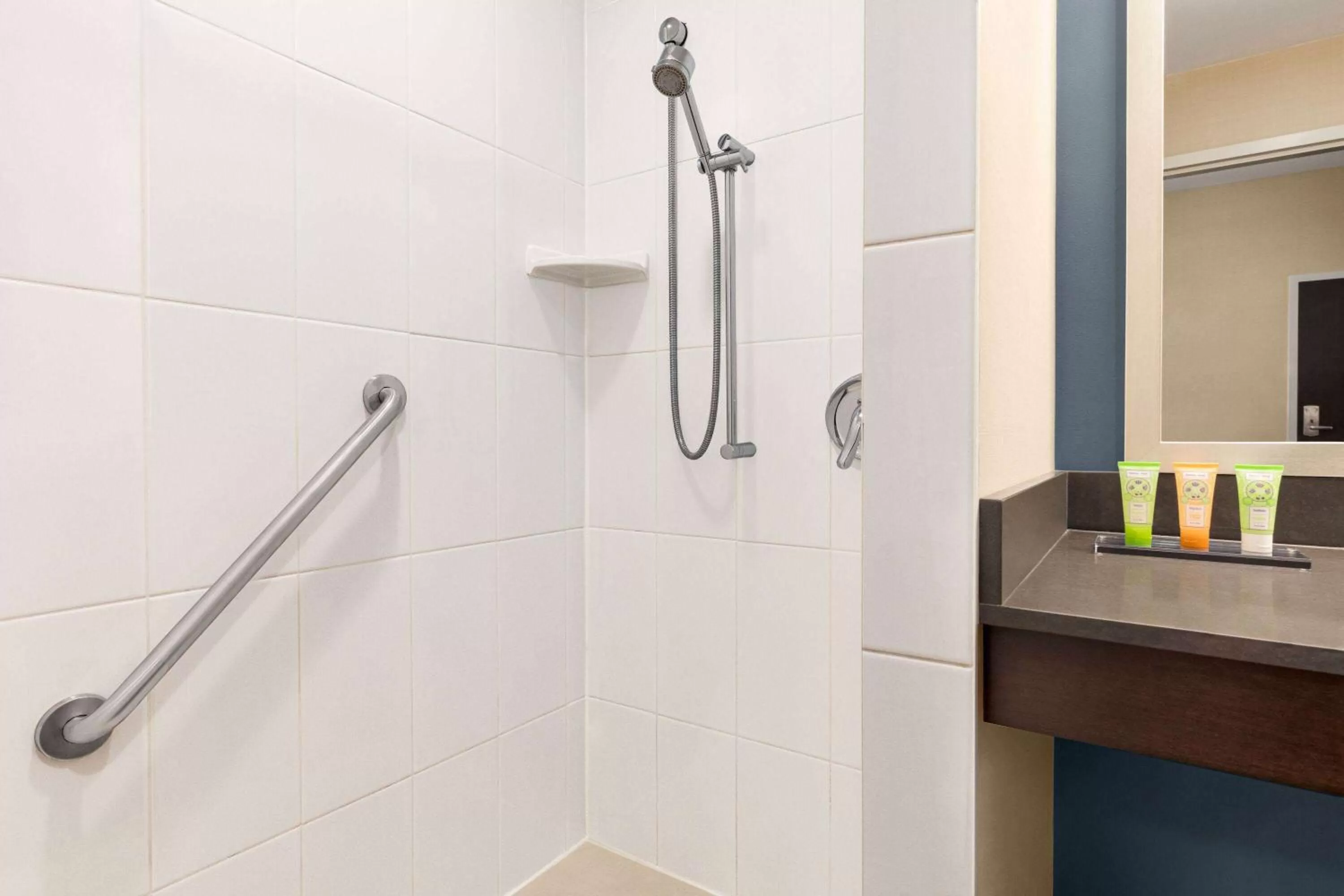 Shower in Wyndham Garden Niagara Falls Fallsview