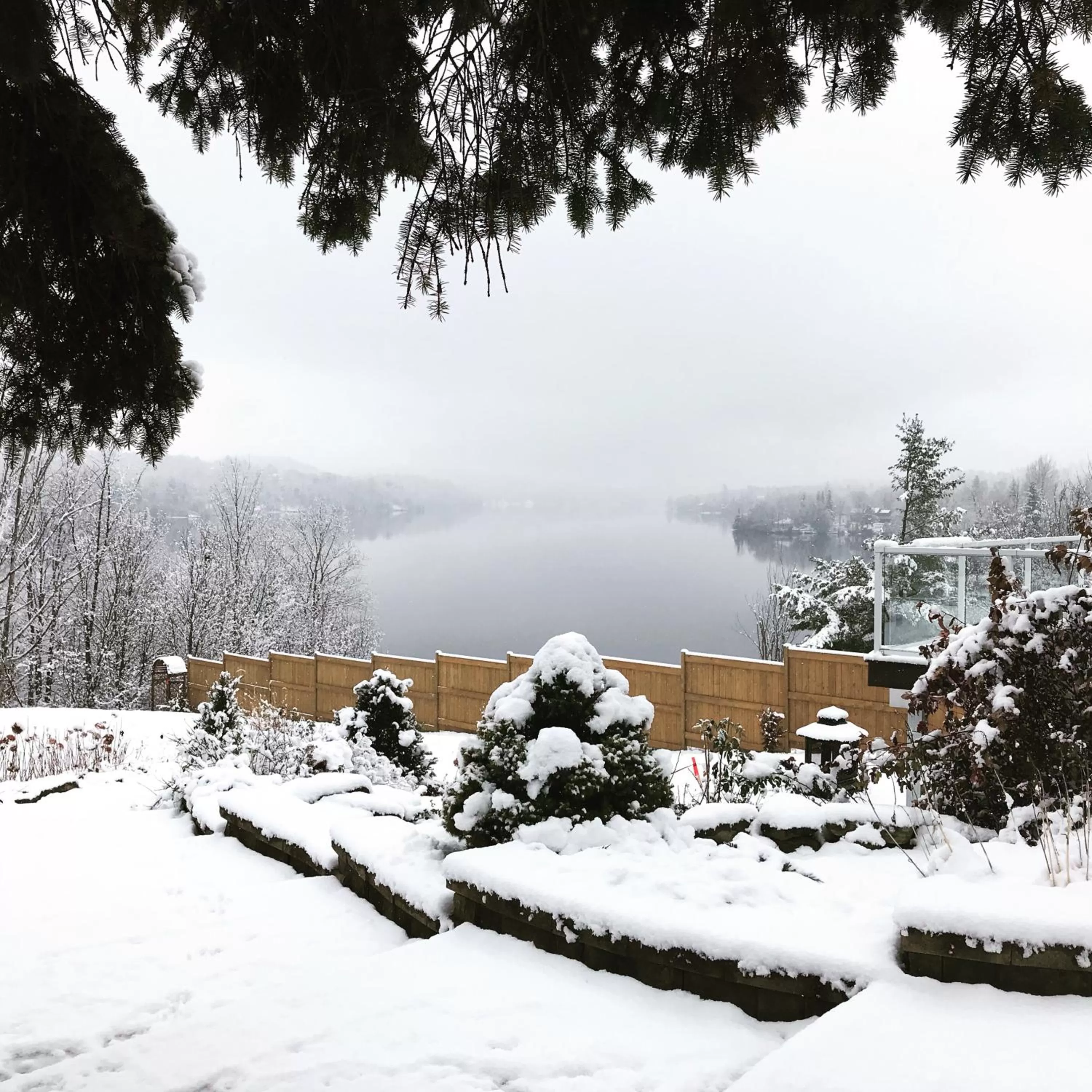 Patio, Winter in Auberge Tom B&B