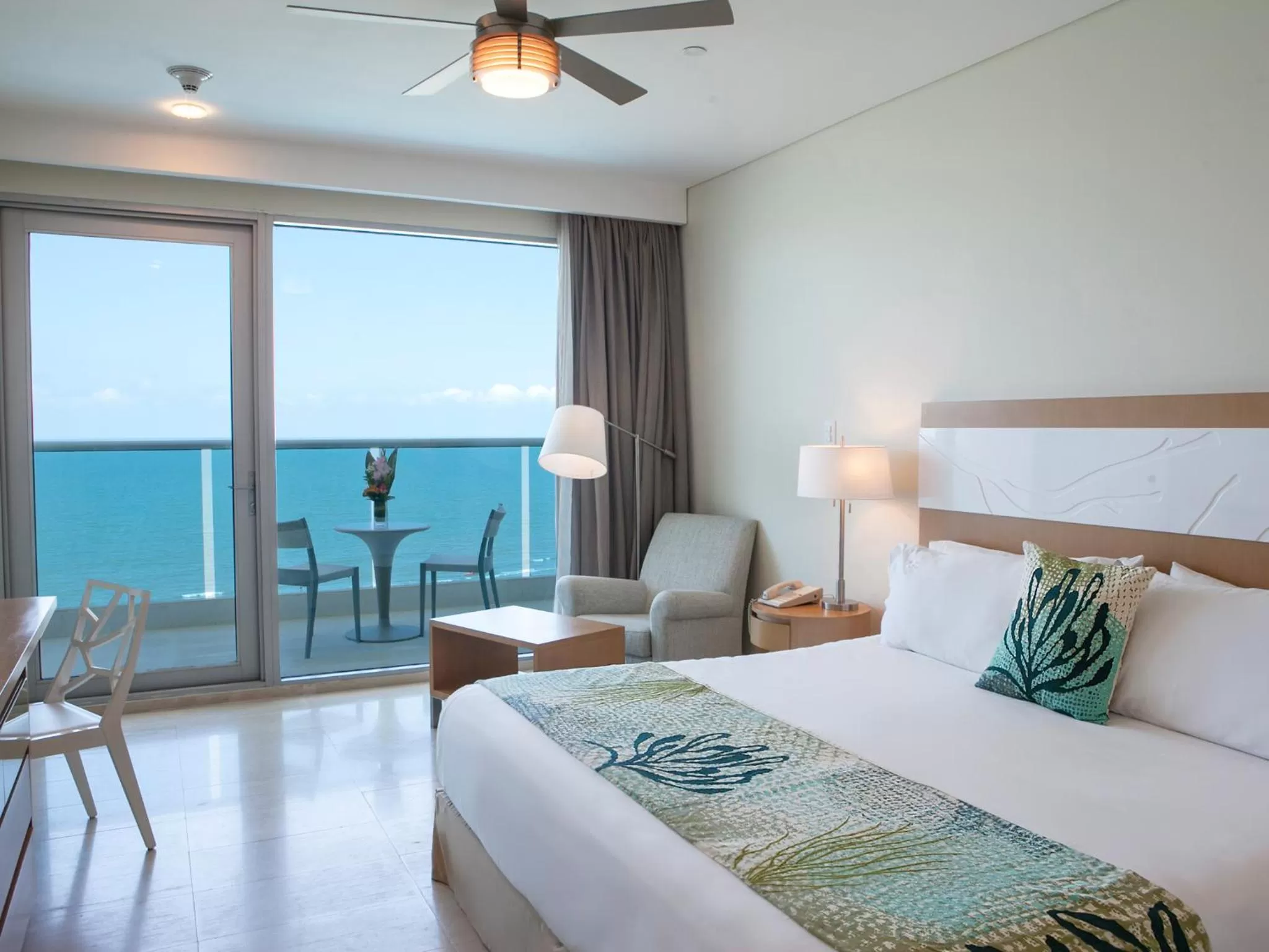 TV and multimedia, Bed in Las Americas Torre Del Mar