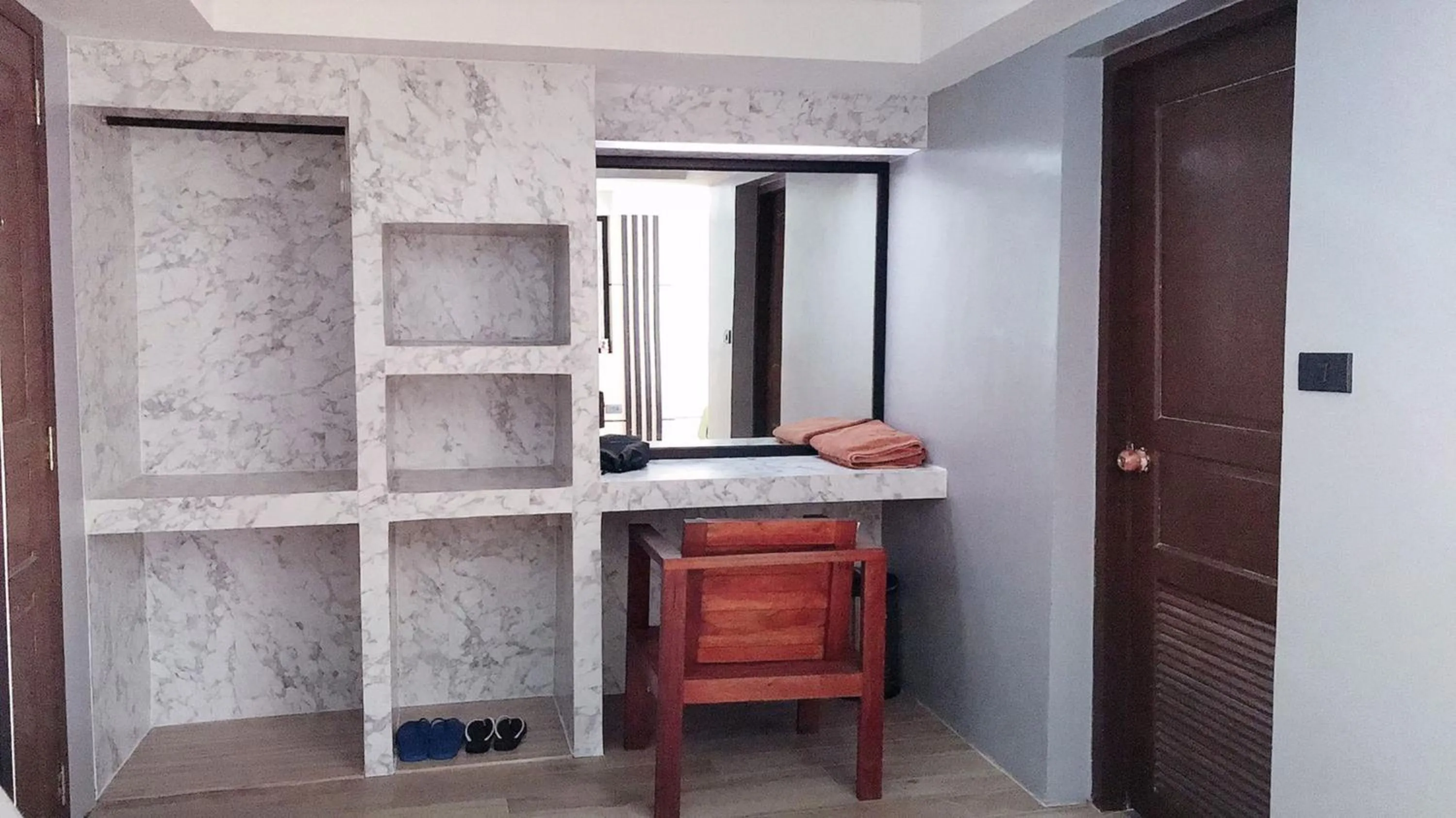 wardrobe, Bed in Cliff Lanta Suite-Koh Lanta Krabi
