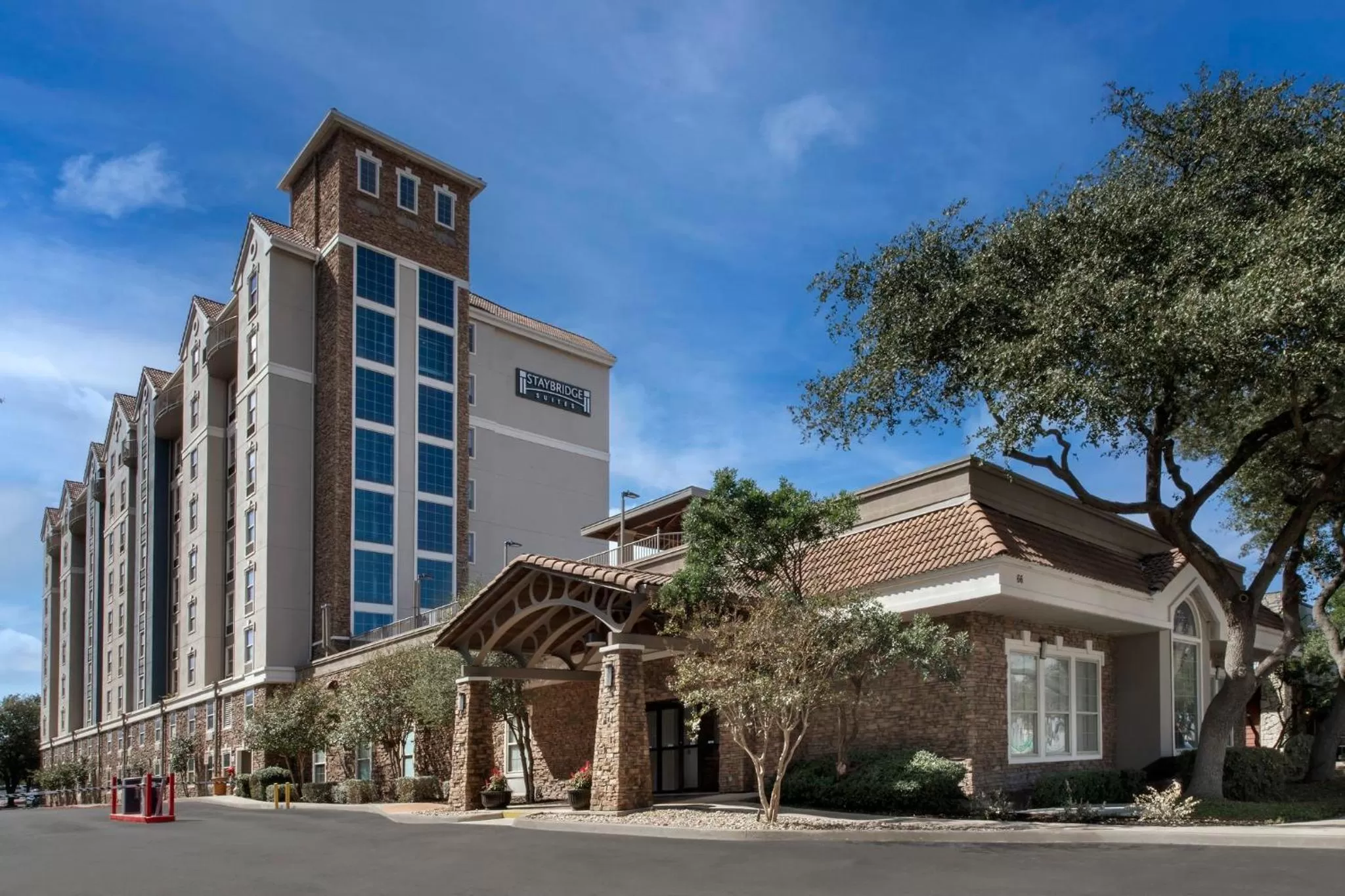 Property building in Staybridge Suites San Antonio Airport by IHG