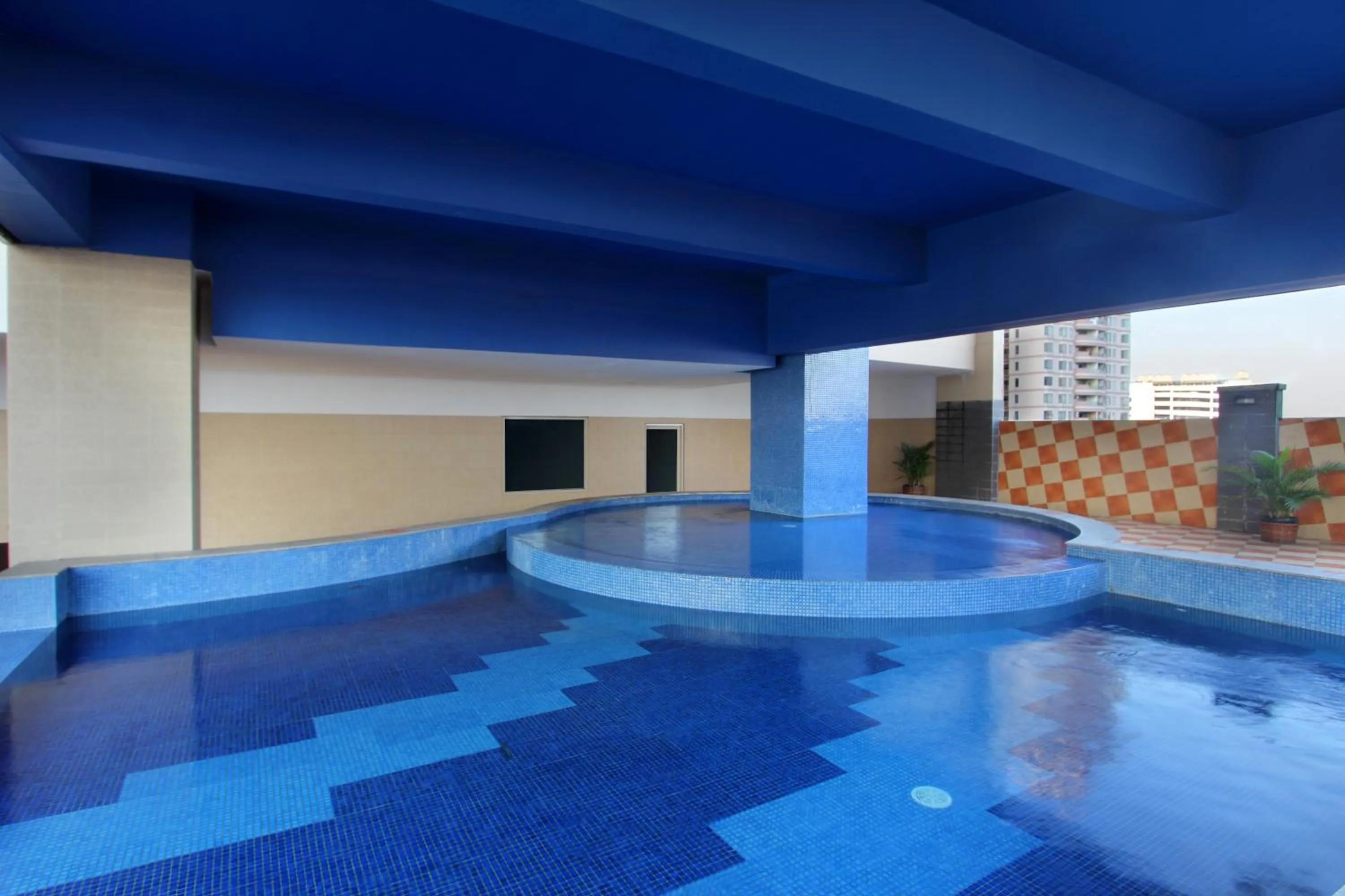 Swimming pool in Best Western Mangga Dua Hotel & Residence
