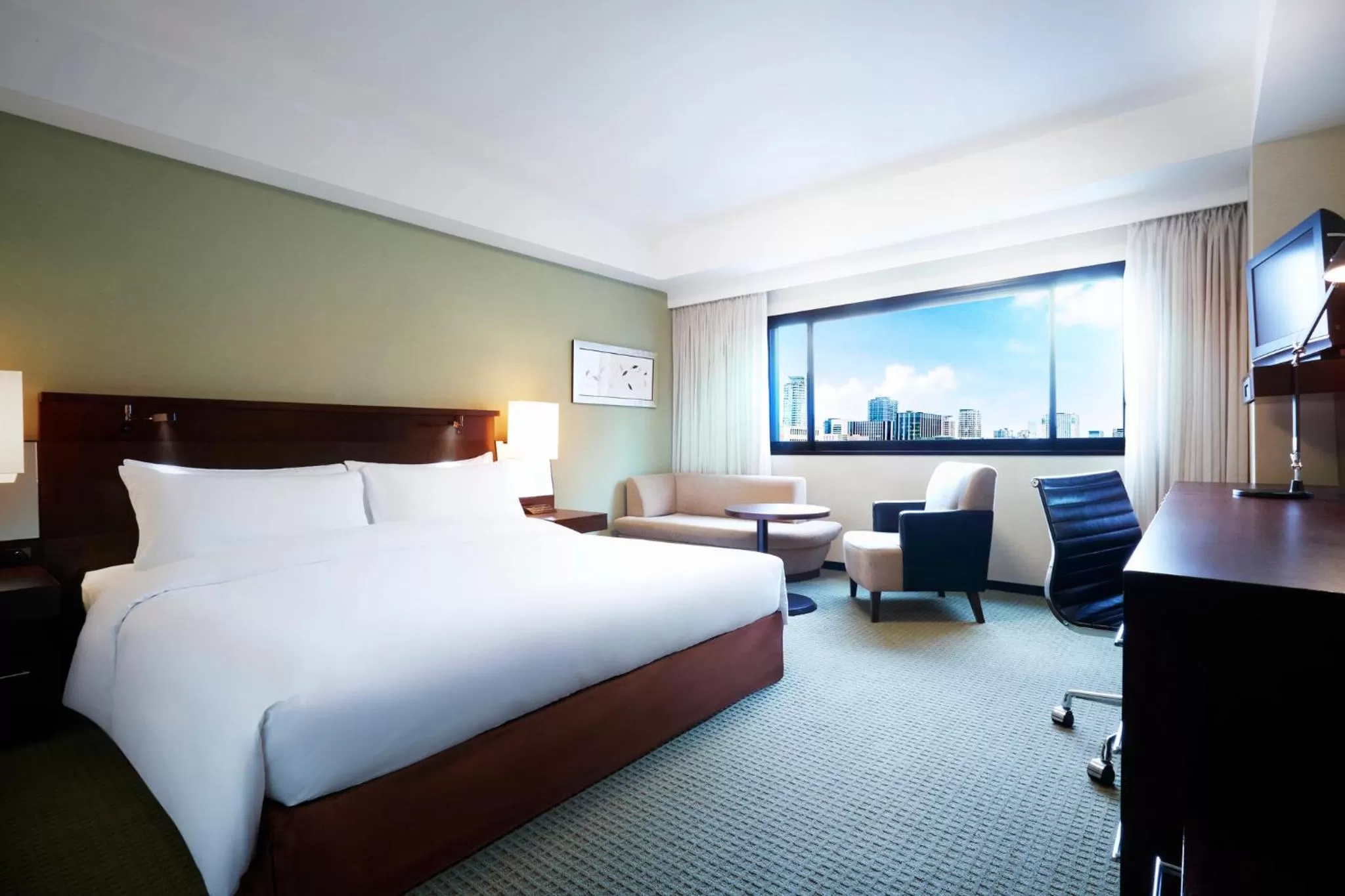 Photo of the whole room in ANA Crowne Plaza Osaka by IHG
