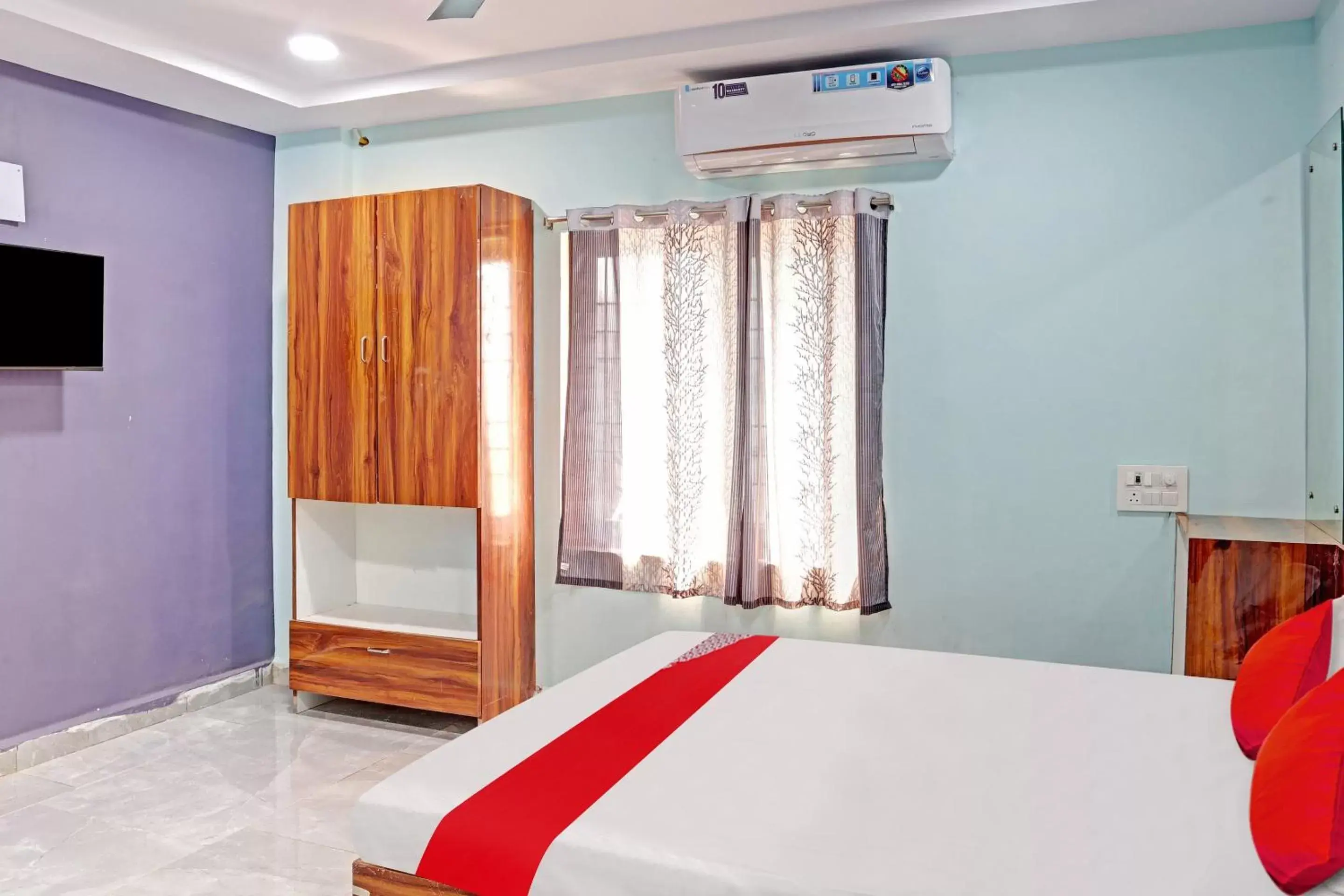 Classic Triple Room - single occupancy in Super OYO Flagship Sai Leela Residency Classic Triple Room - single occupancy in Super OYO Flagship Sai Leela Residency
