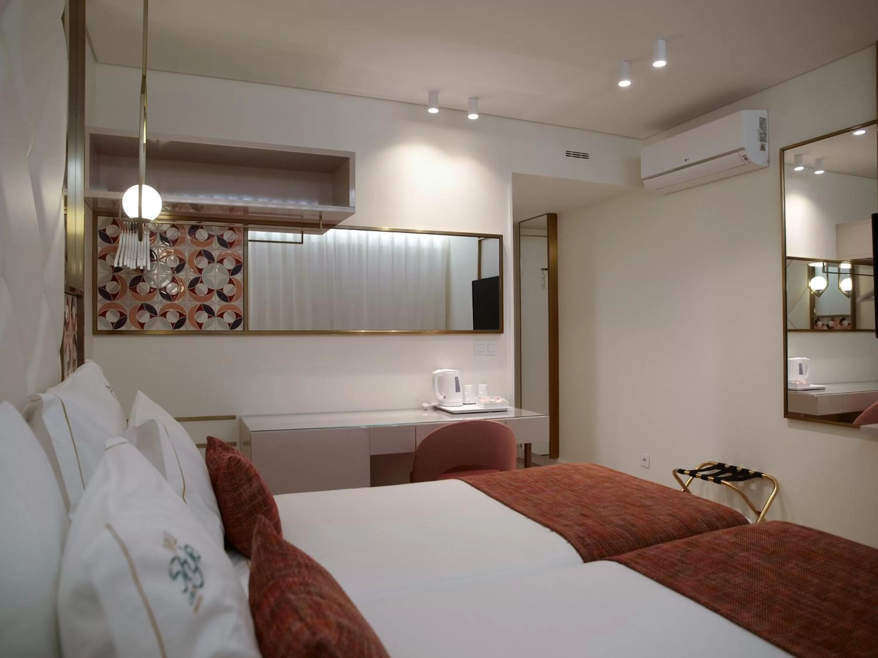 Bedroom, Bed in New Style Lisbon Hotel