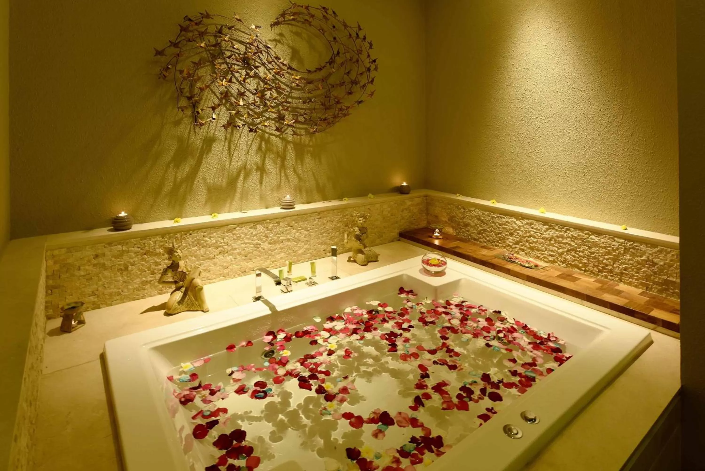 Spa and wellness centre/facilities in Holiday Inn Cikarang Jababeka by IHG