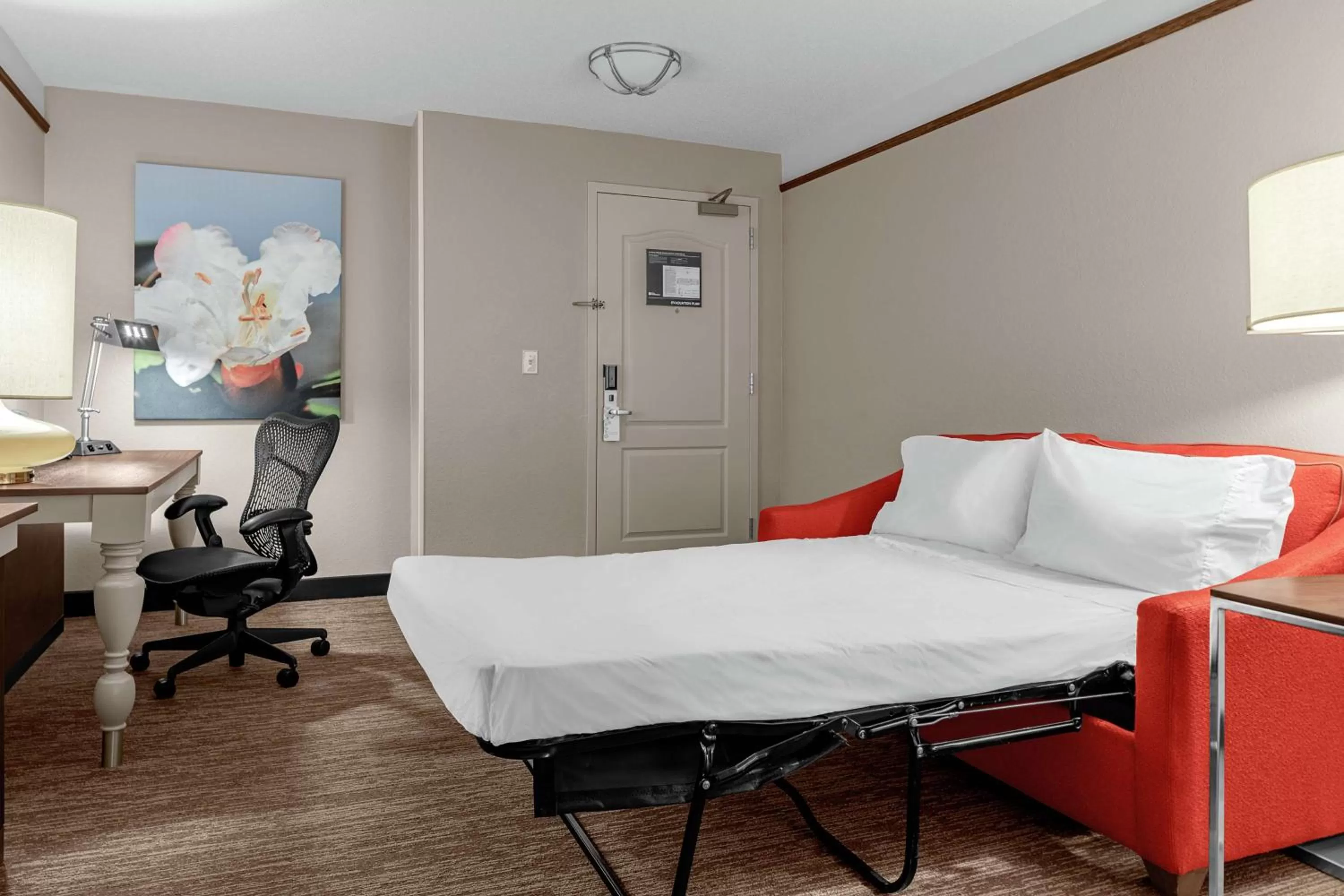 Bed in Hilton Garden Inn Wilmington Mayfaire Town Center