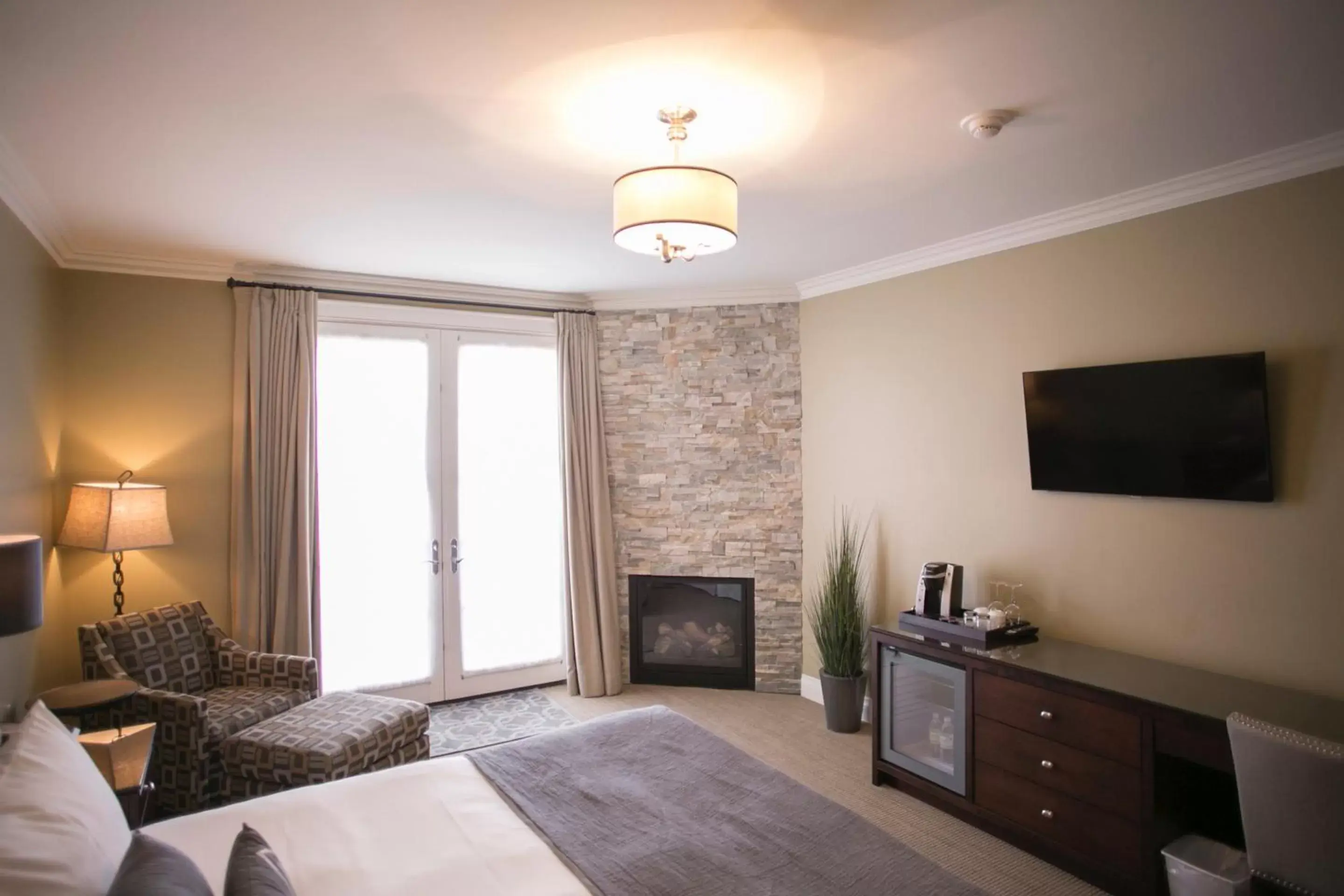 Premium Room (Adjacent to the Main Building) in 124 on Queen Hotel & Spa Premium Room (Adjacent to the Main Building) in 124 on Queen Hotel & Spa