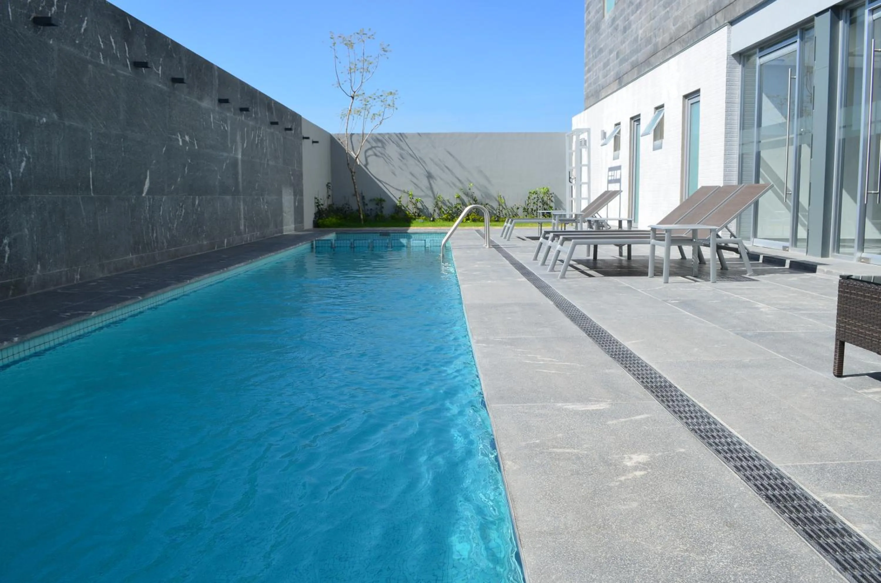 Swimming pool in Casa Inn Business Irapuato