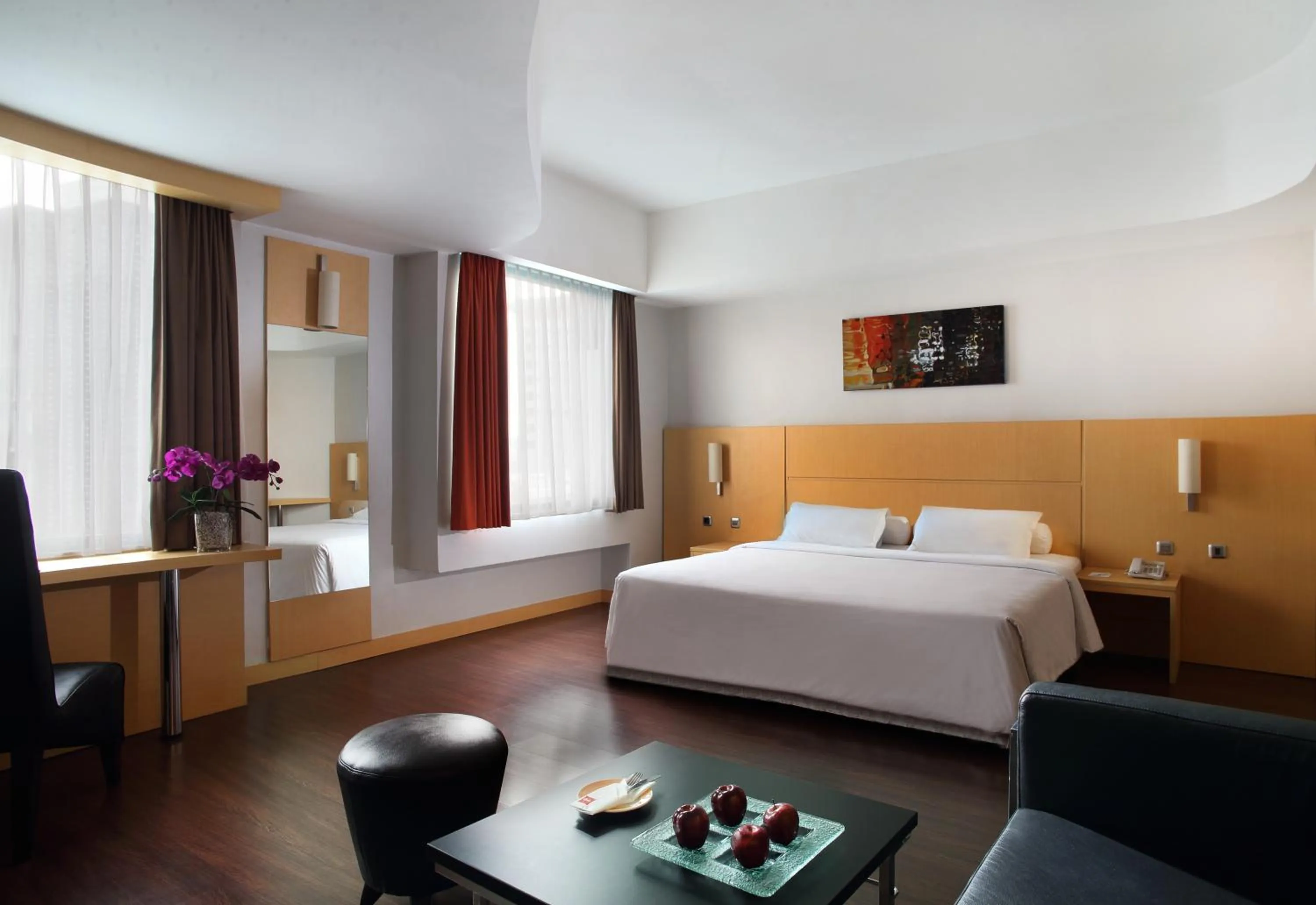 Photo of the whole room in Ibis Jakarta Arcadia