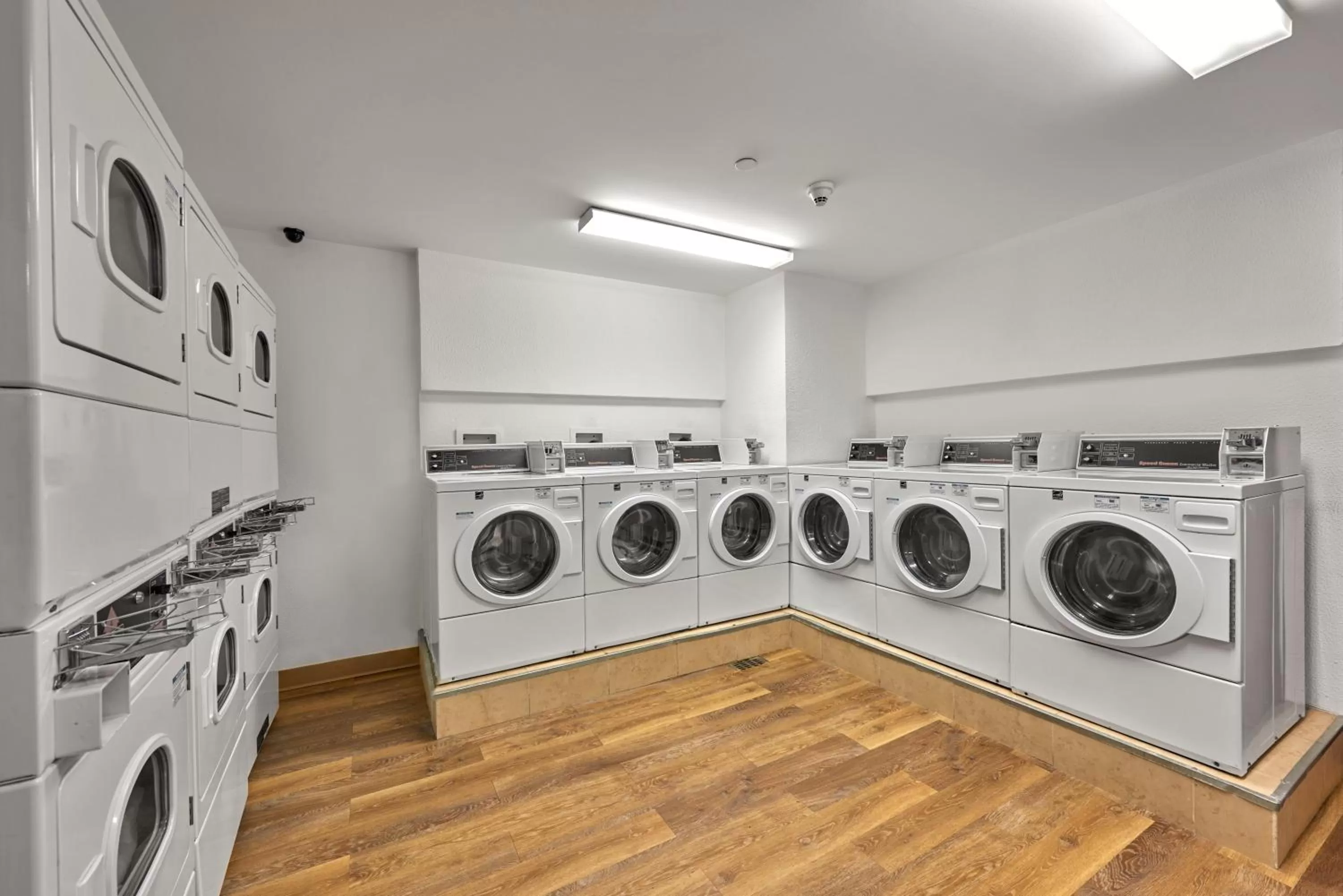 Area and facilities in Extended Suites Monterrey Aeropuerto