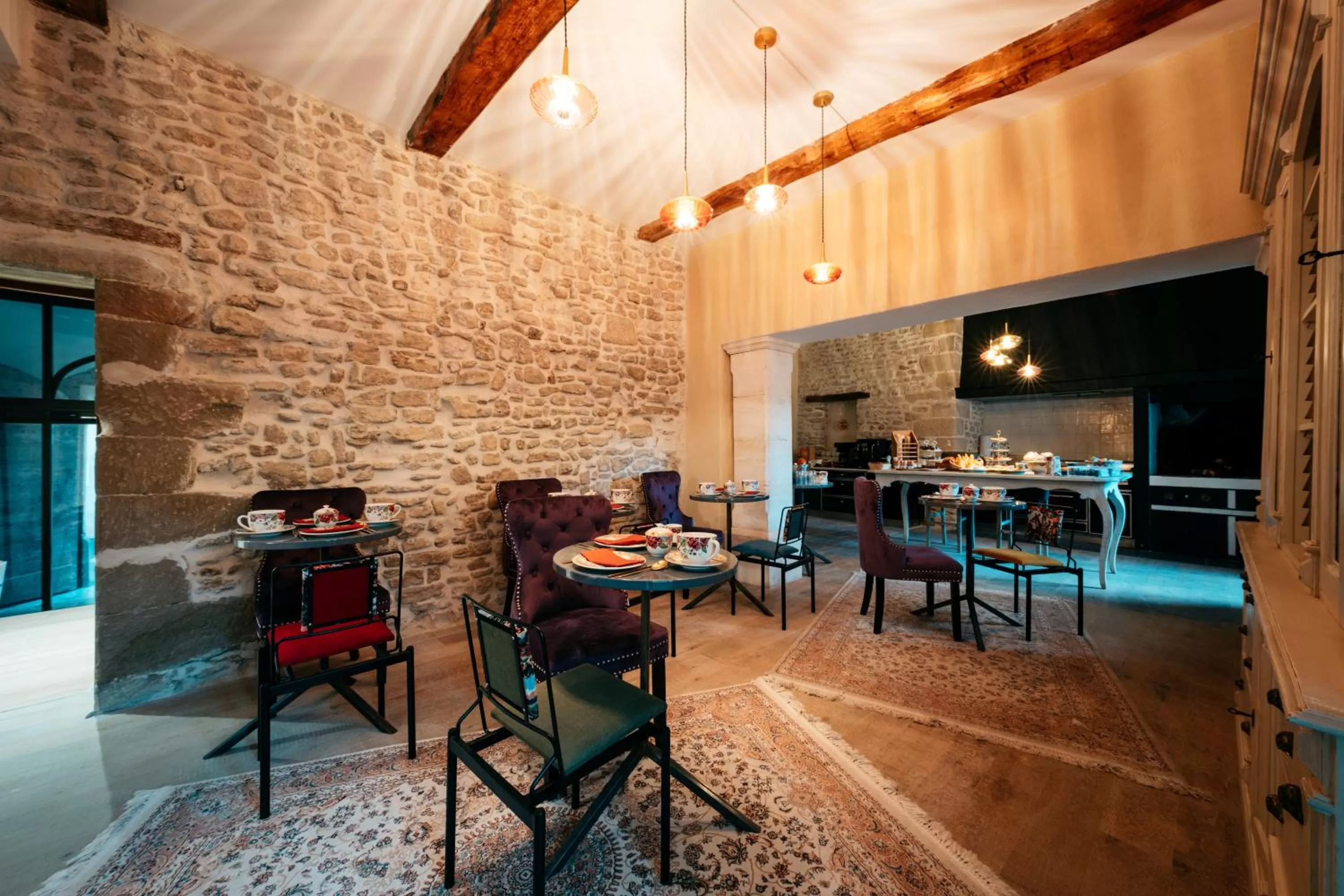 Breakfast in Le Clos Violette et Le 11 D'Aglaé - Hôtel de Charme Design de Luxe