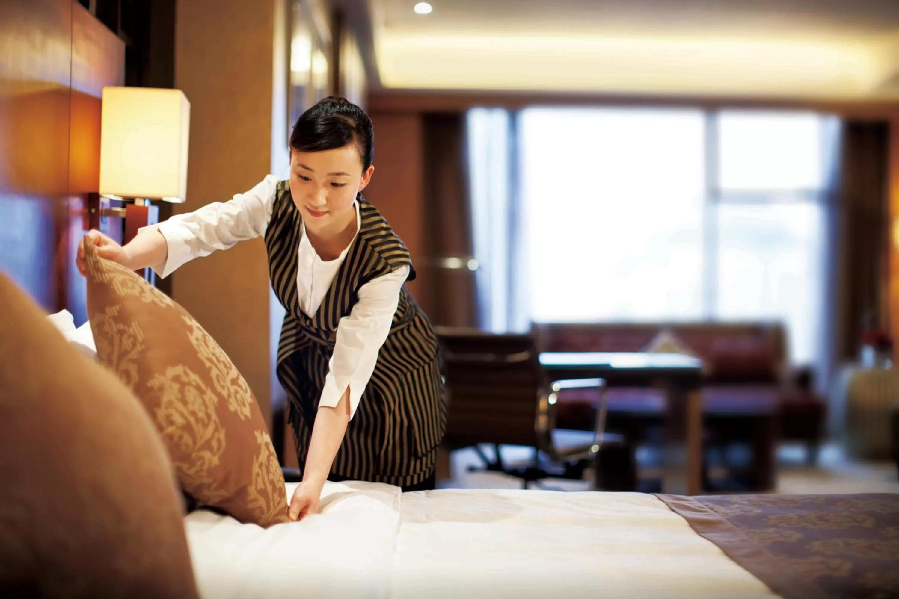 Staff in Glenview ITC Plaza Chongqing