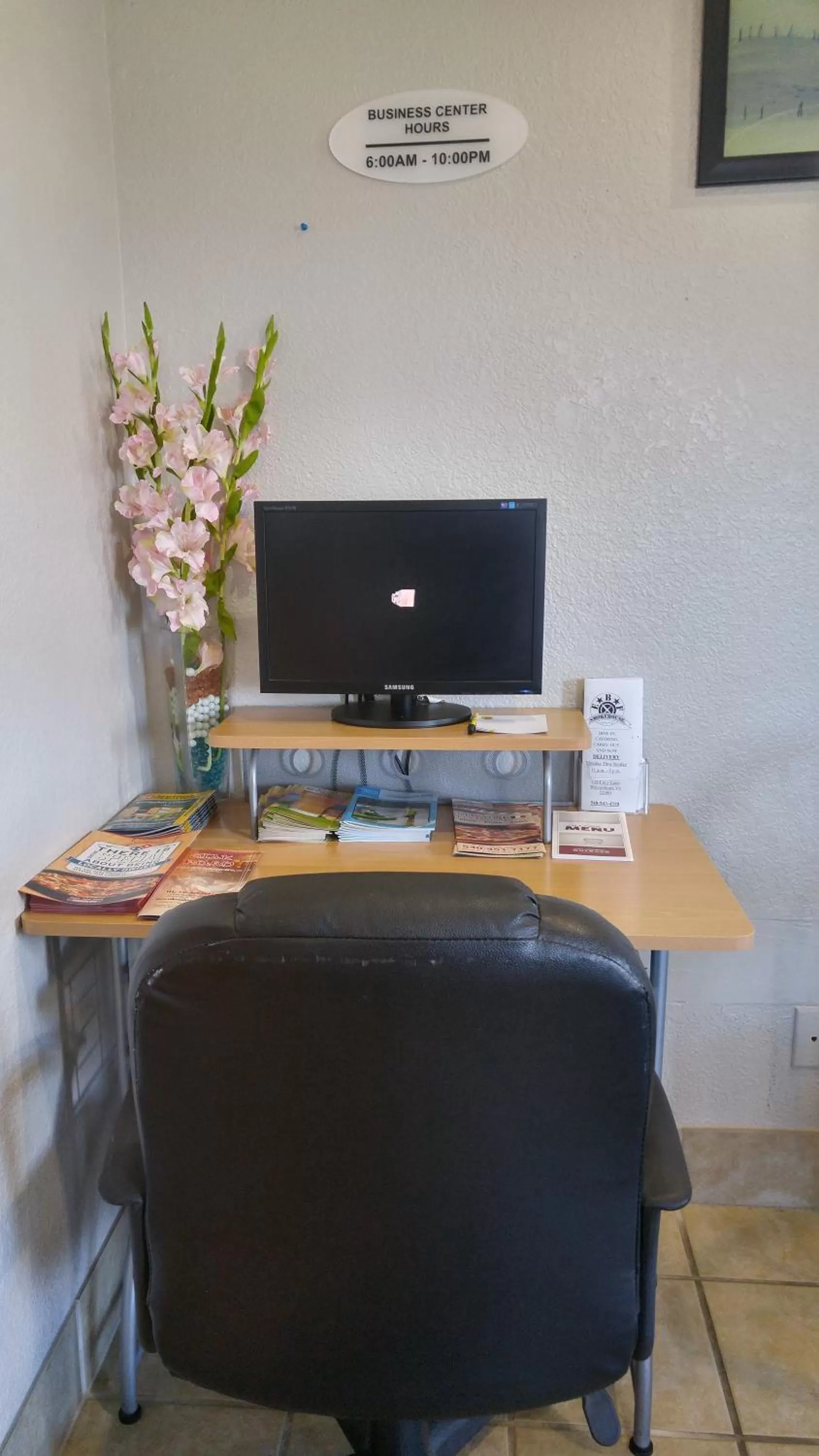 Business facilities in Super 8 by Wyndham Waynesboro