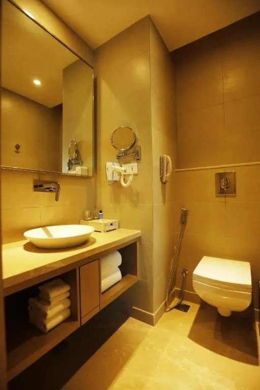 Bathroom in Days Hotel Jaipur Tonk Road By Wyndham