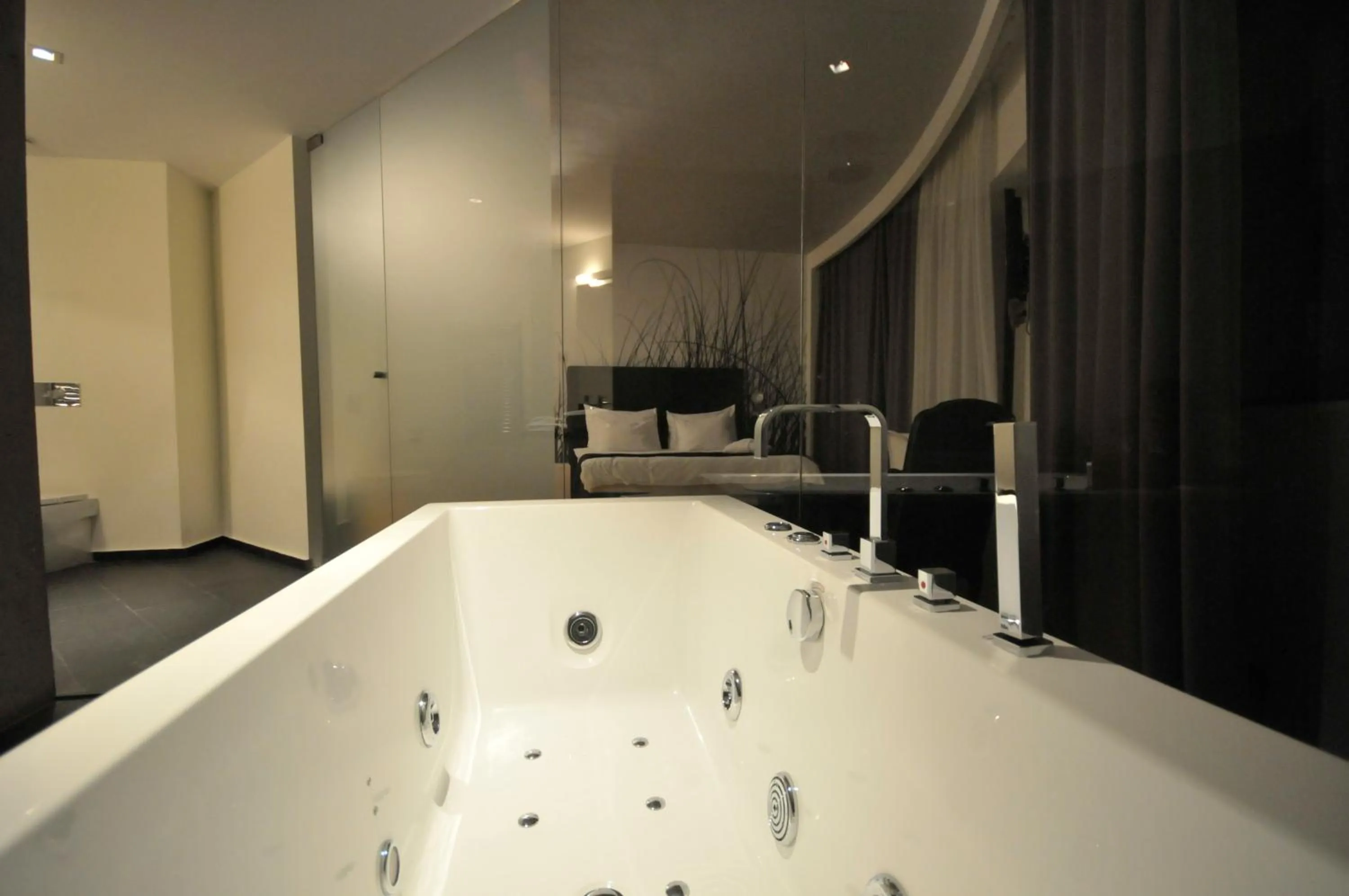 Shower in Sarroglia Hotel