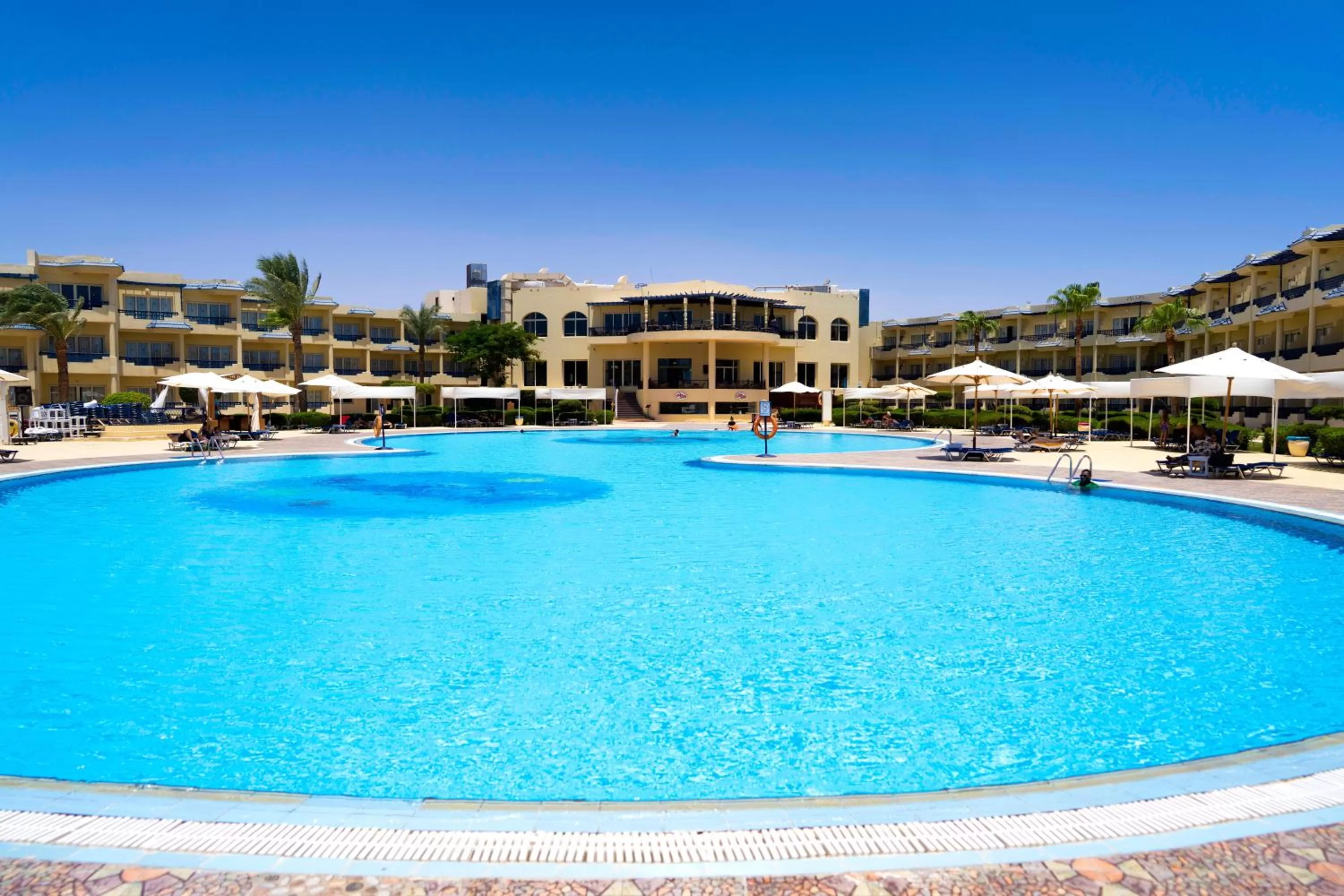 Swimming pool in Grand Oasis Resort