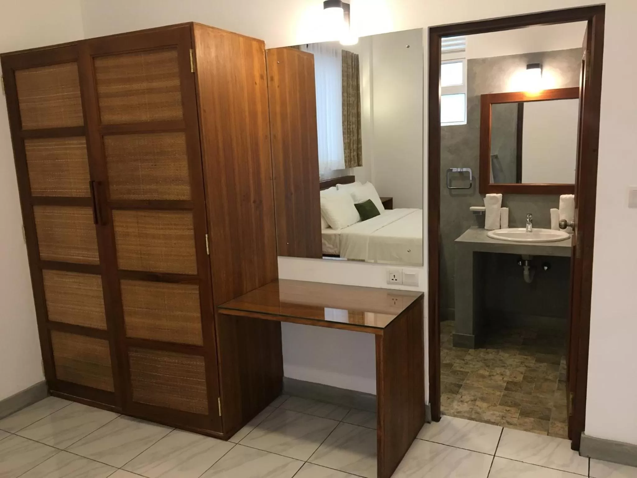 Two-Bedroom Apartment - single occupancy in Anveela