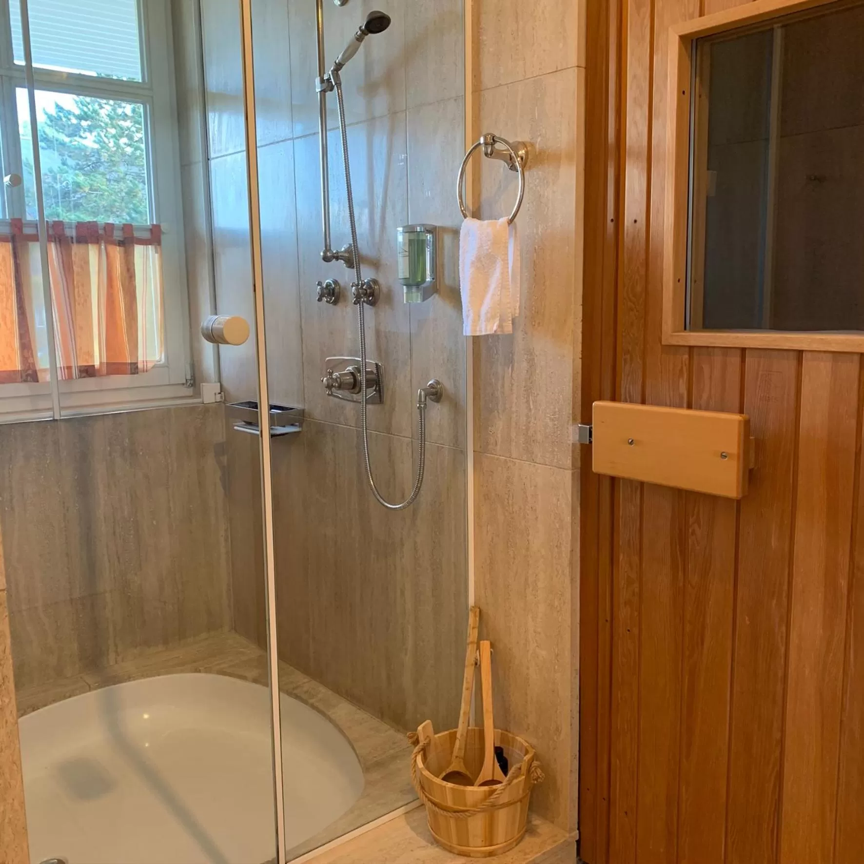 Shower, Bathroom in Park-Lodge Am Rohrbusch