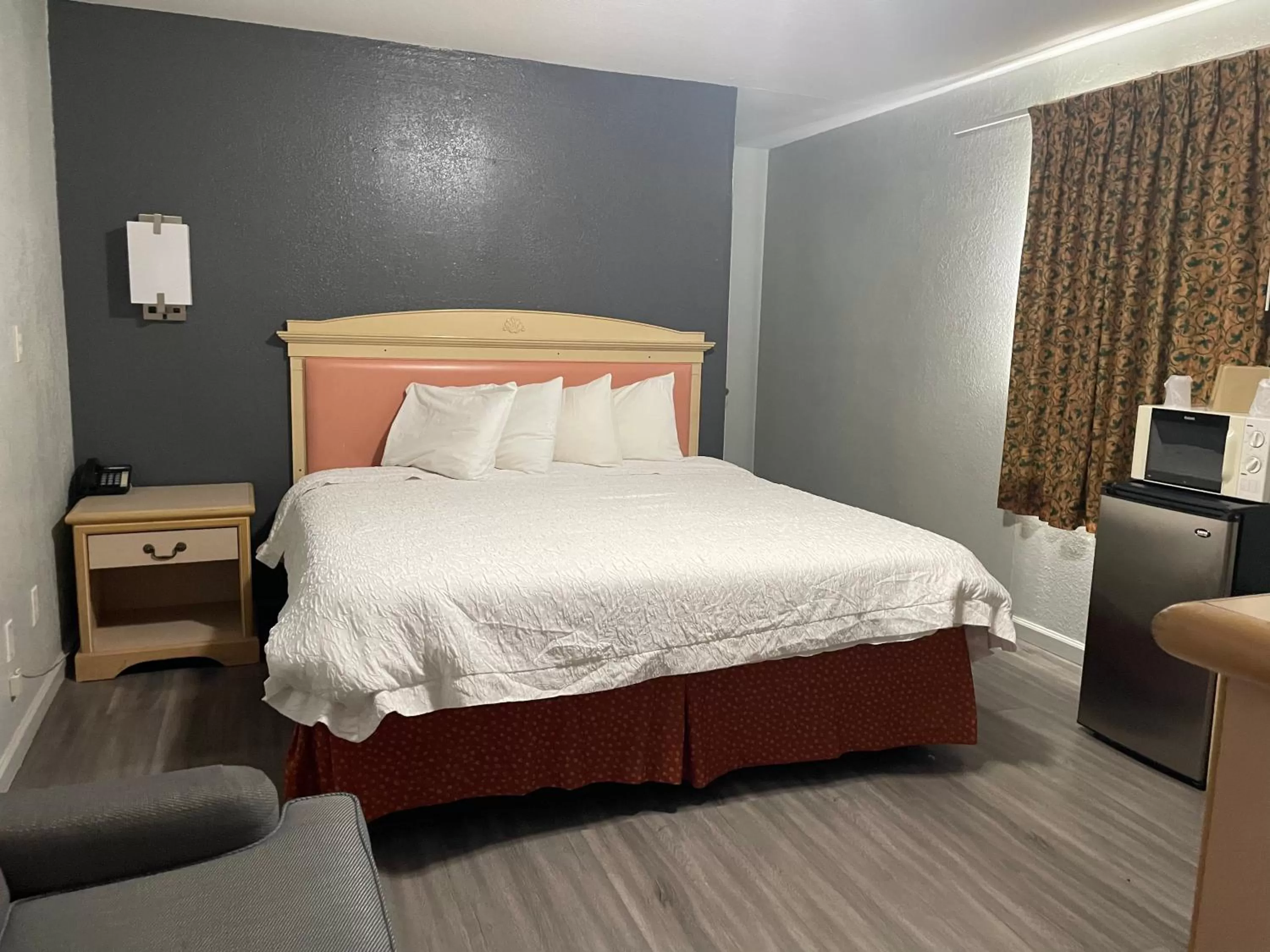 Bed in Stratford Inn