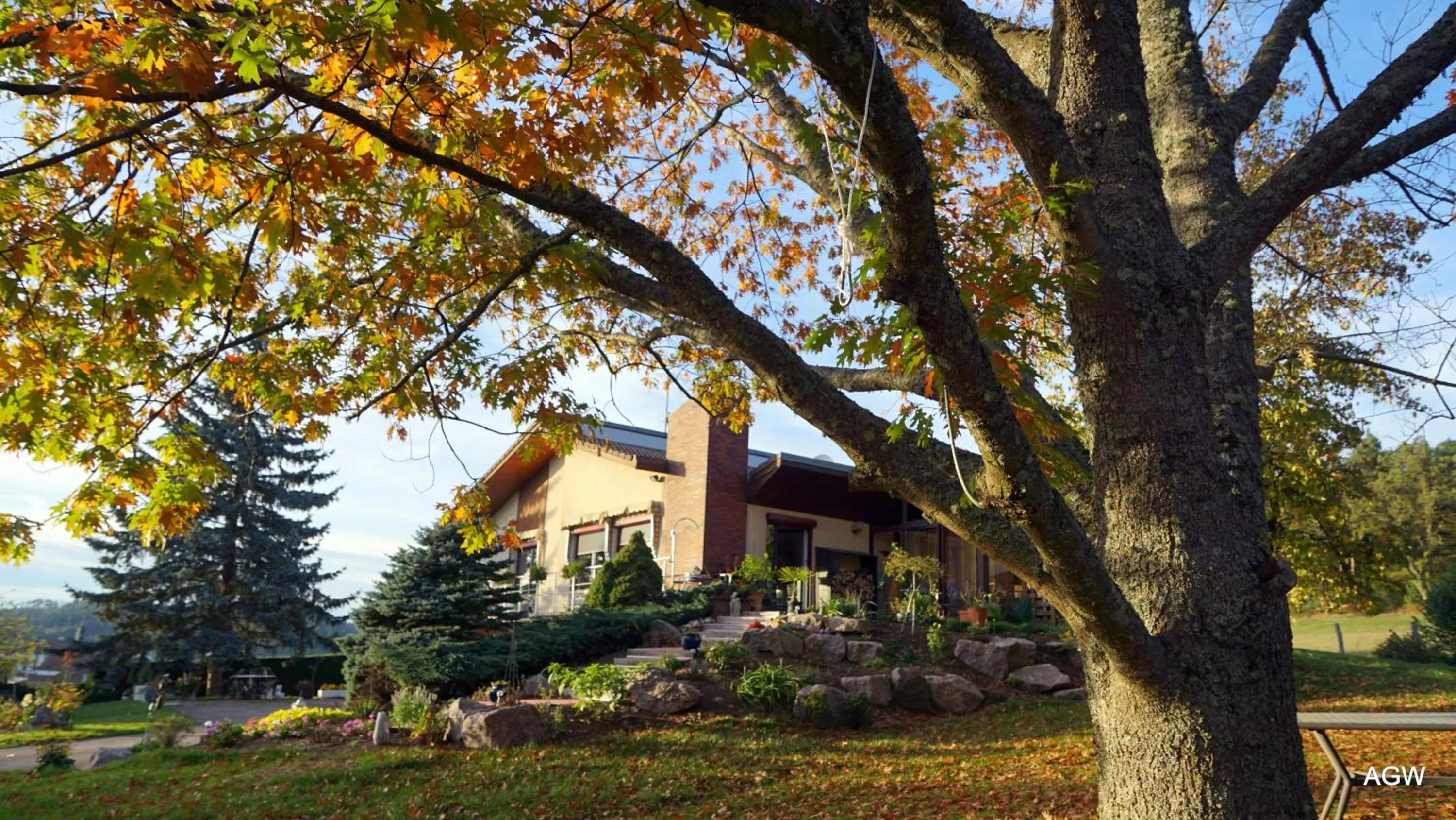 Property building in Chambres d'Hôtes de l'Avison