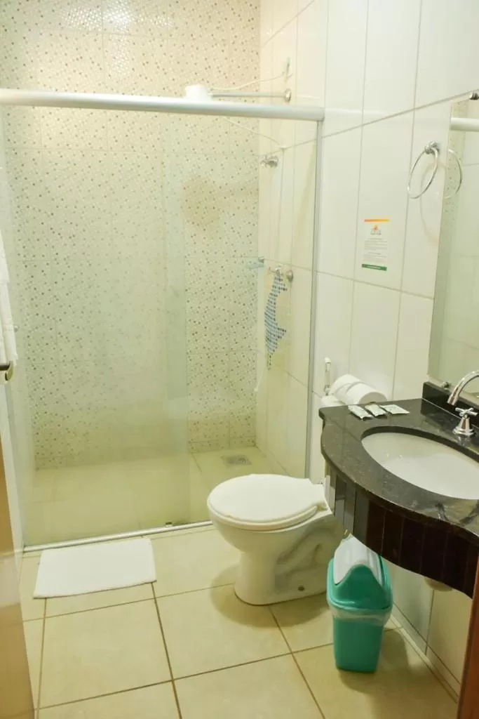 Bathroom in Rancharia Park Hotel