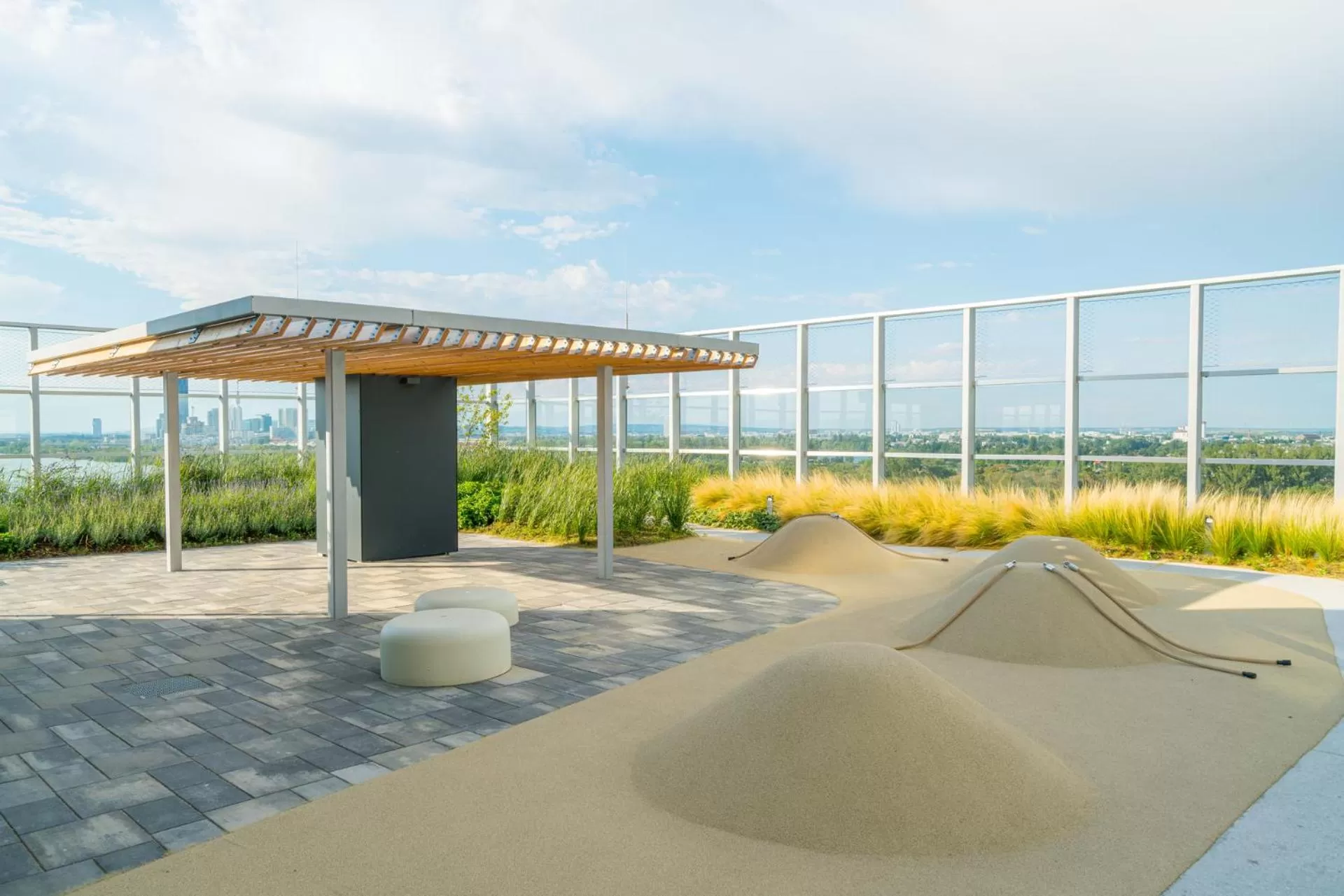 Balcony/Terrace in Vienna Residence, Marina Tower - Danube
