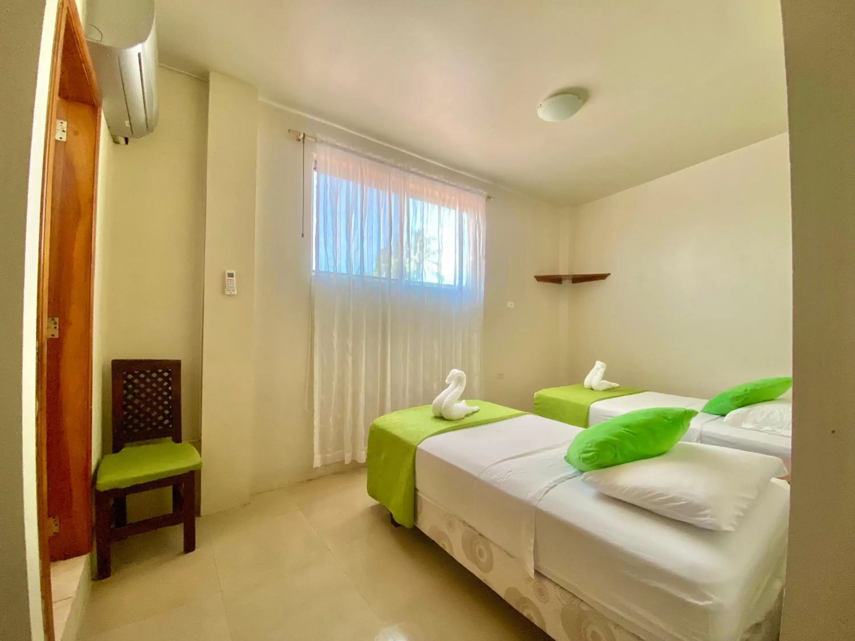 Single Bed in Mixed Dormitory Room in El Rincón de George Single Bed in Mixed Dormitory Room in El Rincón de George