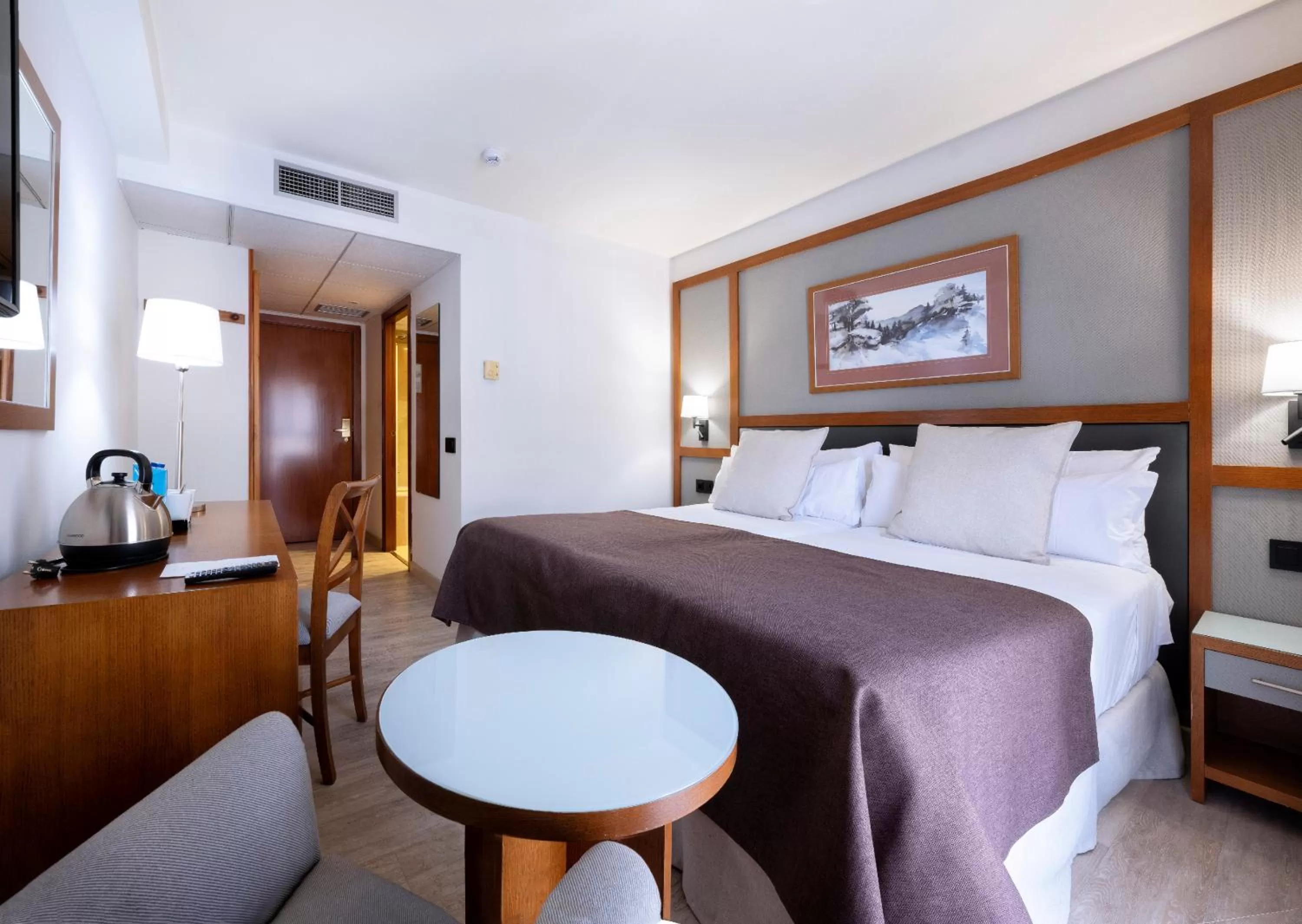 Bed in Hotel Vielha Val d'Aran, Affiliated by Meliá