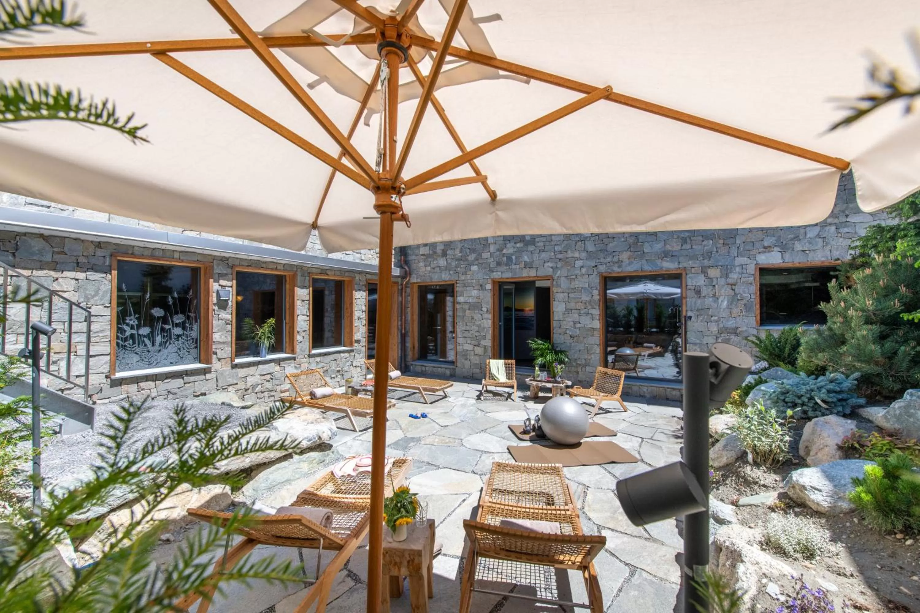 Garden in Hôtel de Verbier SUP