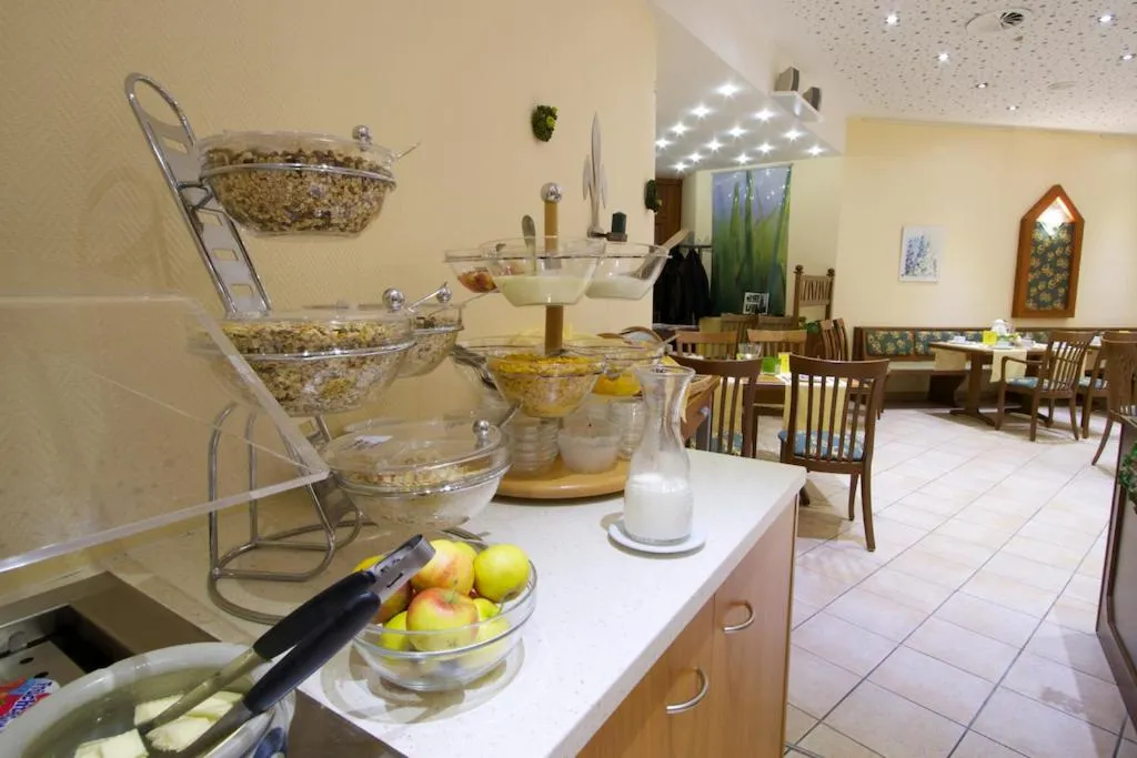 Restaurant/places to eat in City Hotel Hannover