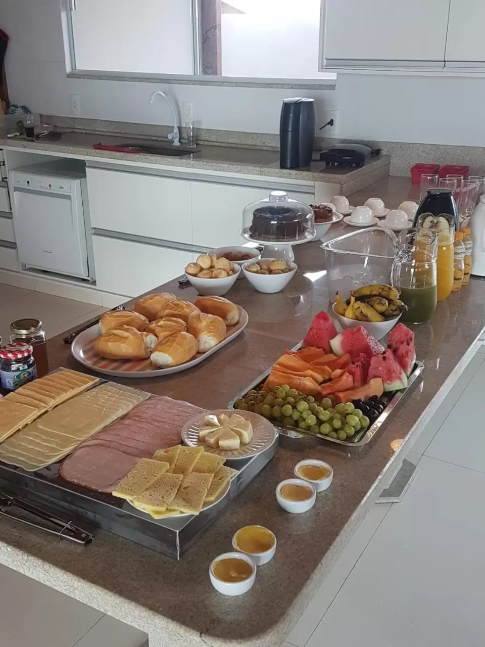 Buffet breakfast in Hibisco Guest House