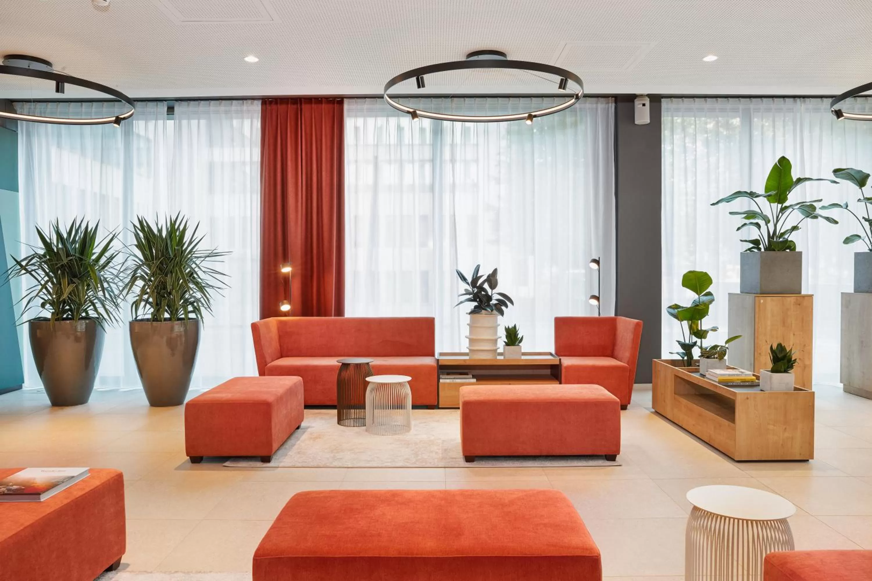 Lobby or reception in H+ Hotel Frankfurt Eschborn