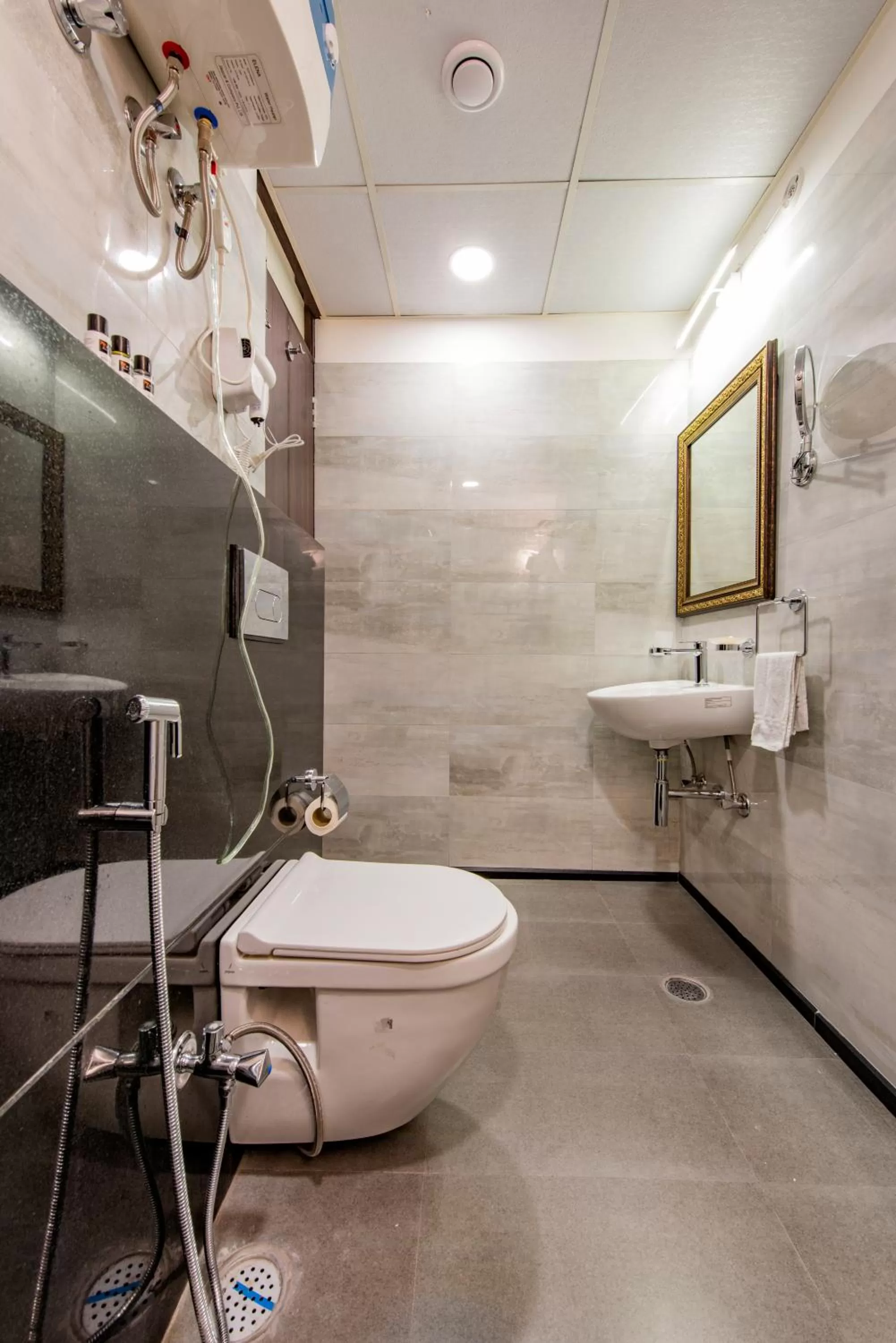 Bathroom in House of Backpackers