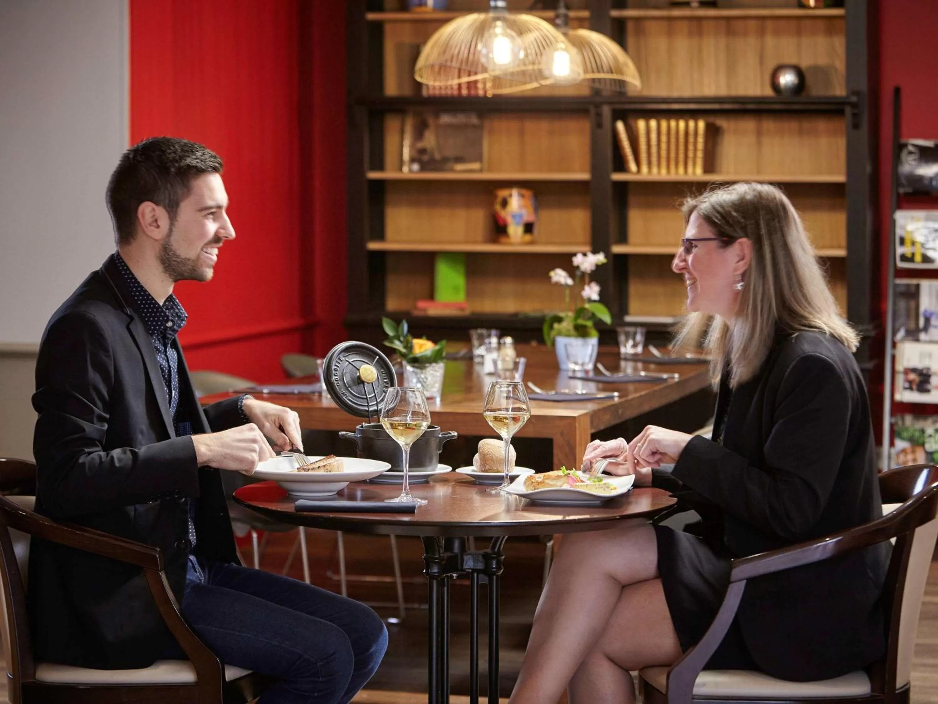 Restaurant/places to eat in Mercure Paris Roissy CDG