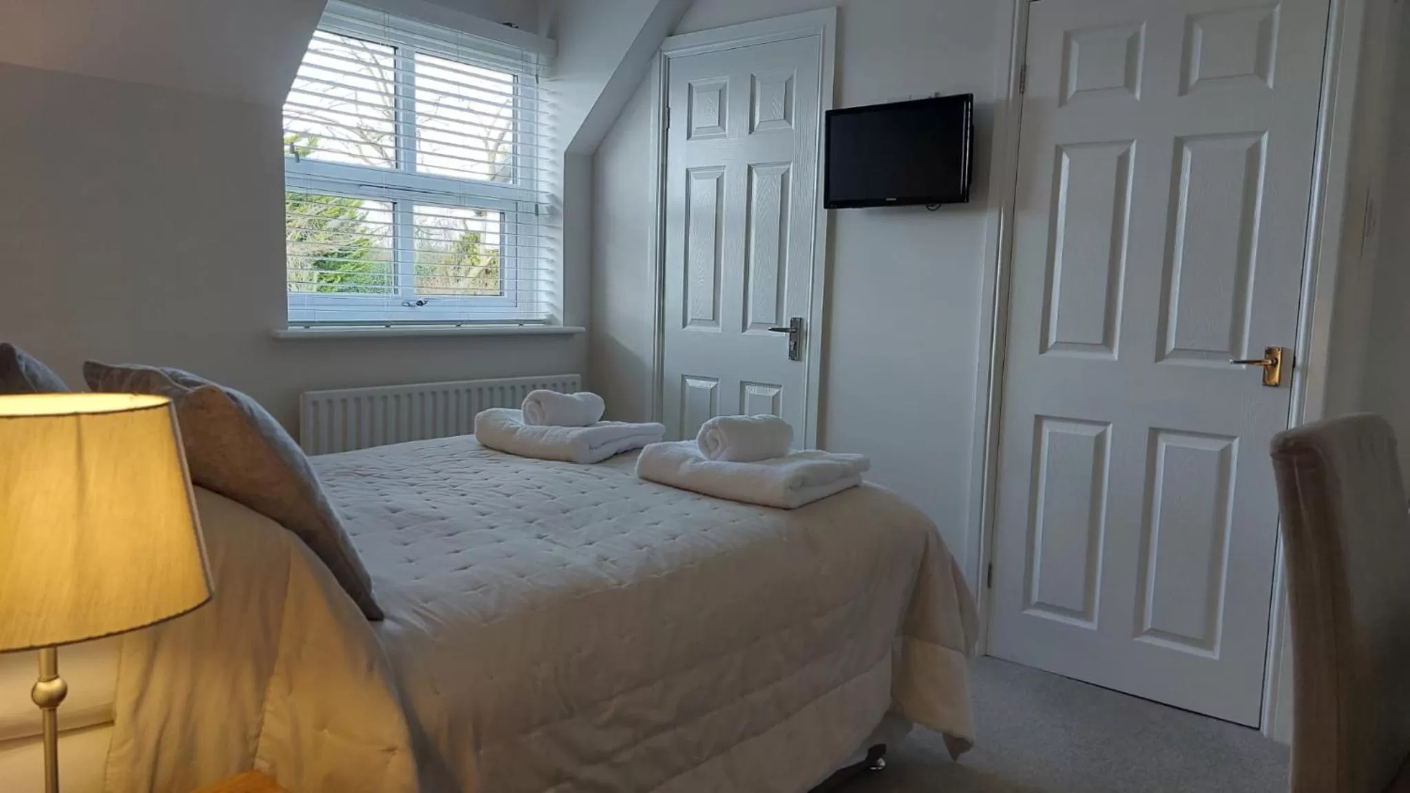 Bed in Westwood Lodge B & B Boston