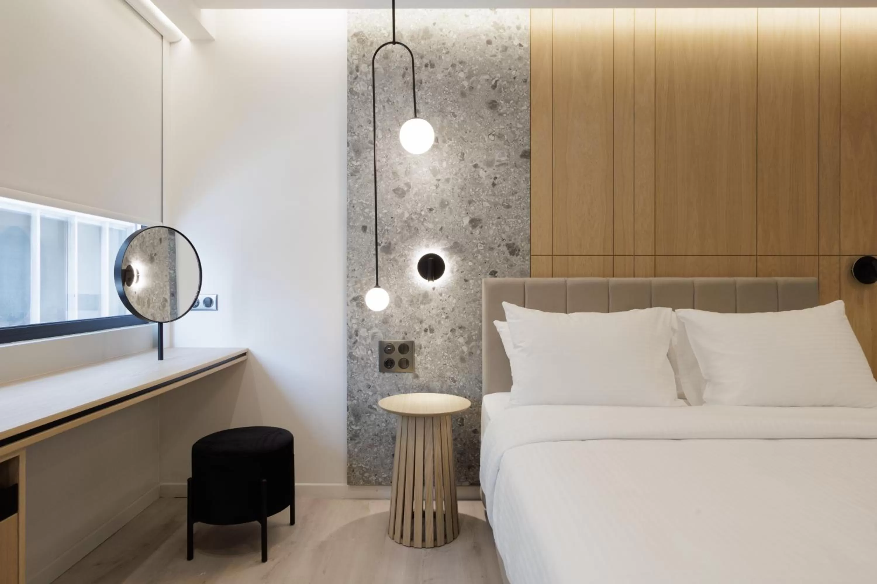 Bed in LUX&EASY Signature Syngrou 234