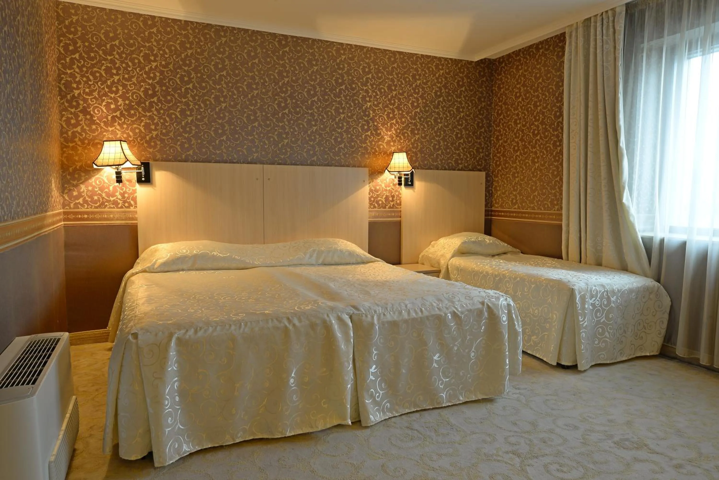 Photo of the whole room, Bed in Merian Palace Hotel
