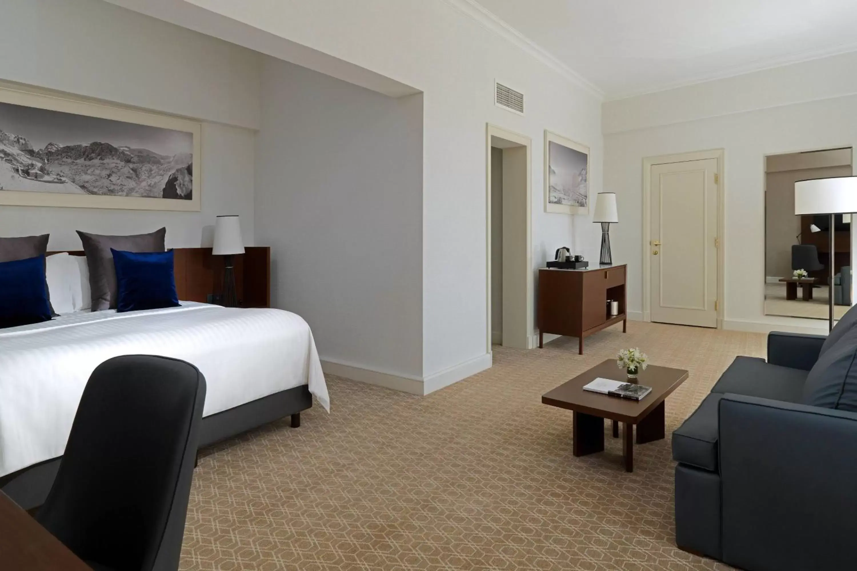 Executive Balcony Suite with Republic Square view, Executive lounge access, 1 King in Armenia Marriott Hotel Yerevan Executive Balcony Suite with Republic Square view, Executive lounge access, 1 King in Armenia Marriott Hotel Yerevan