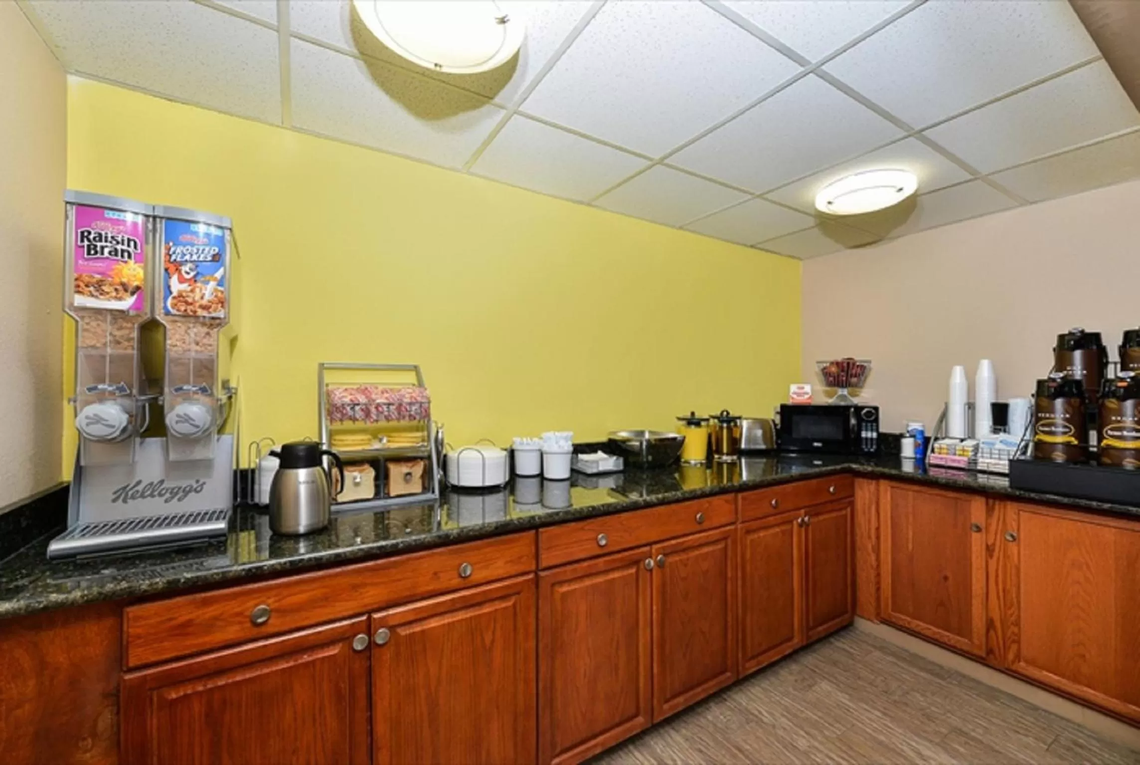 Lobby or reception in Super 8 by Wyndham Clarksville Northeast