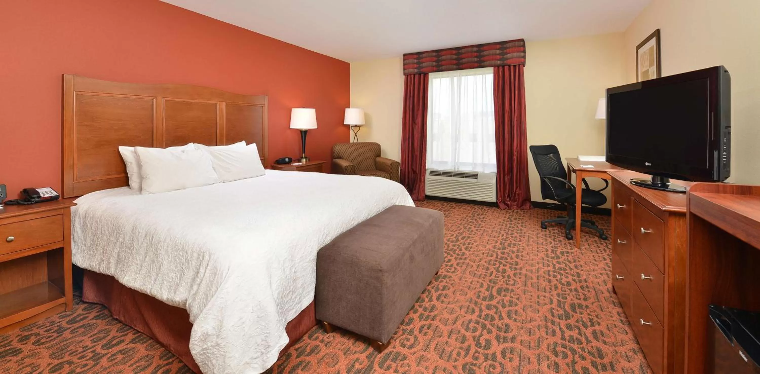 Bedroom, Bed in Hampton Inn Ottumwa