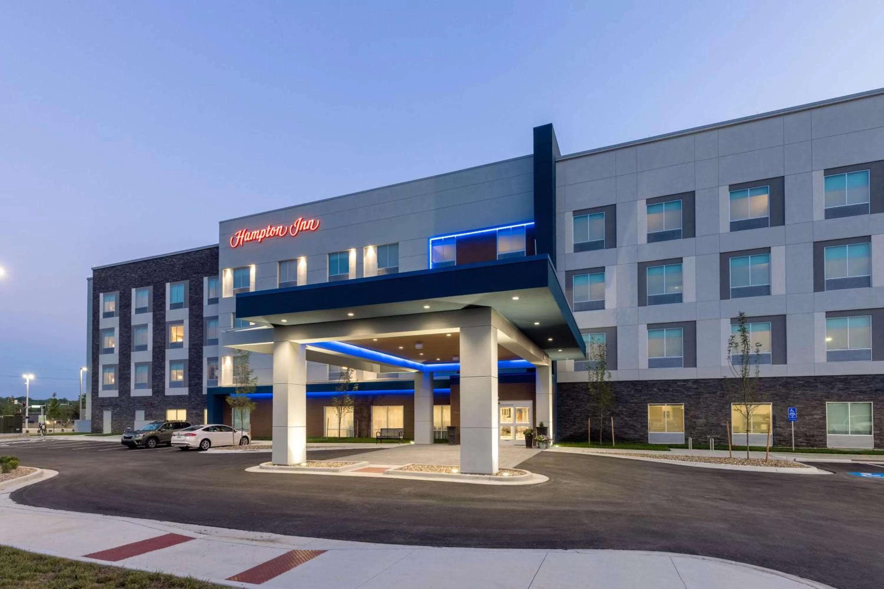 Property building in Hampton Inn Kansas City Southeast, Mo