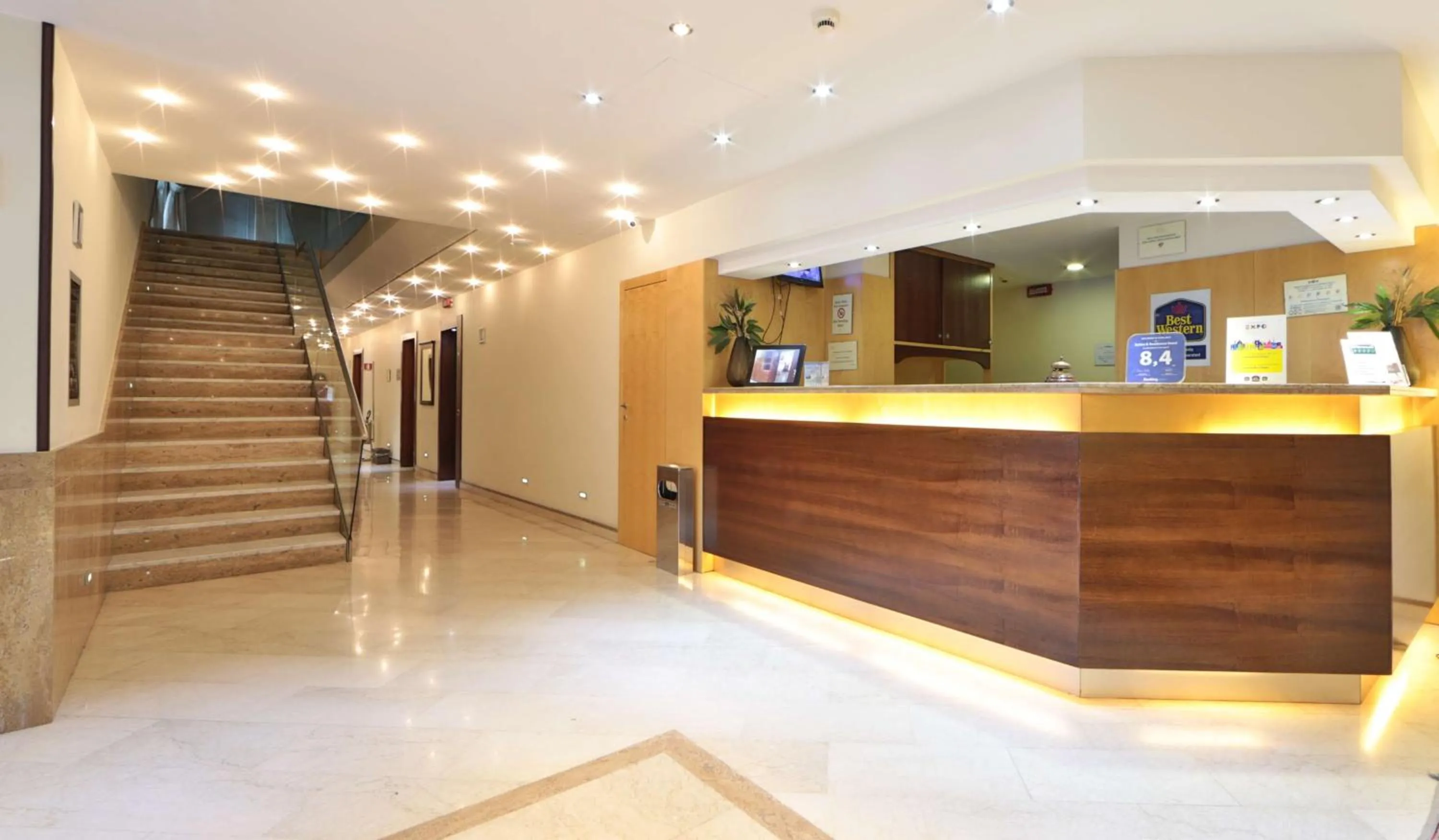 Lobby or reception in Suites & Residence Hotel