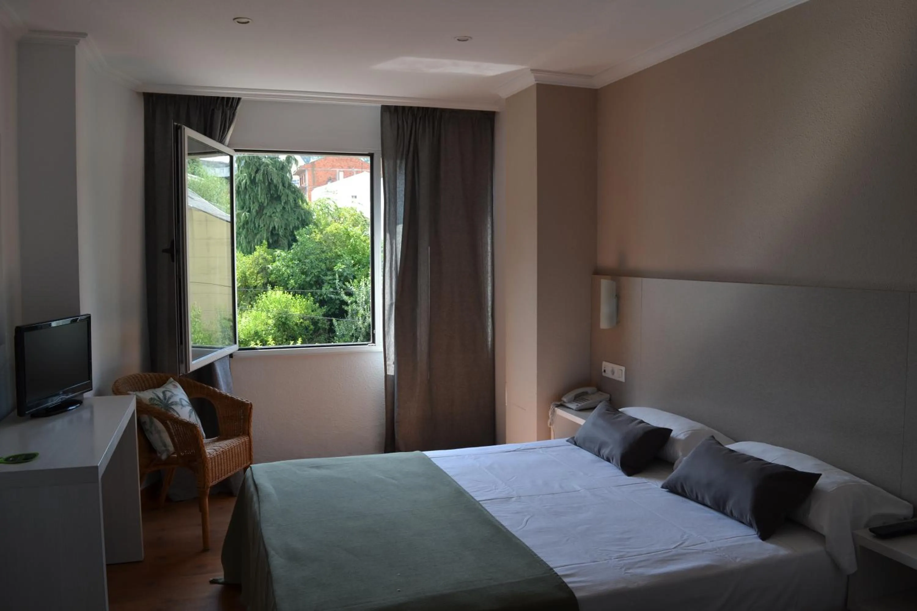 Bed in Duerming Villa De Sarria Hotel
