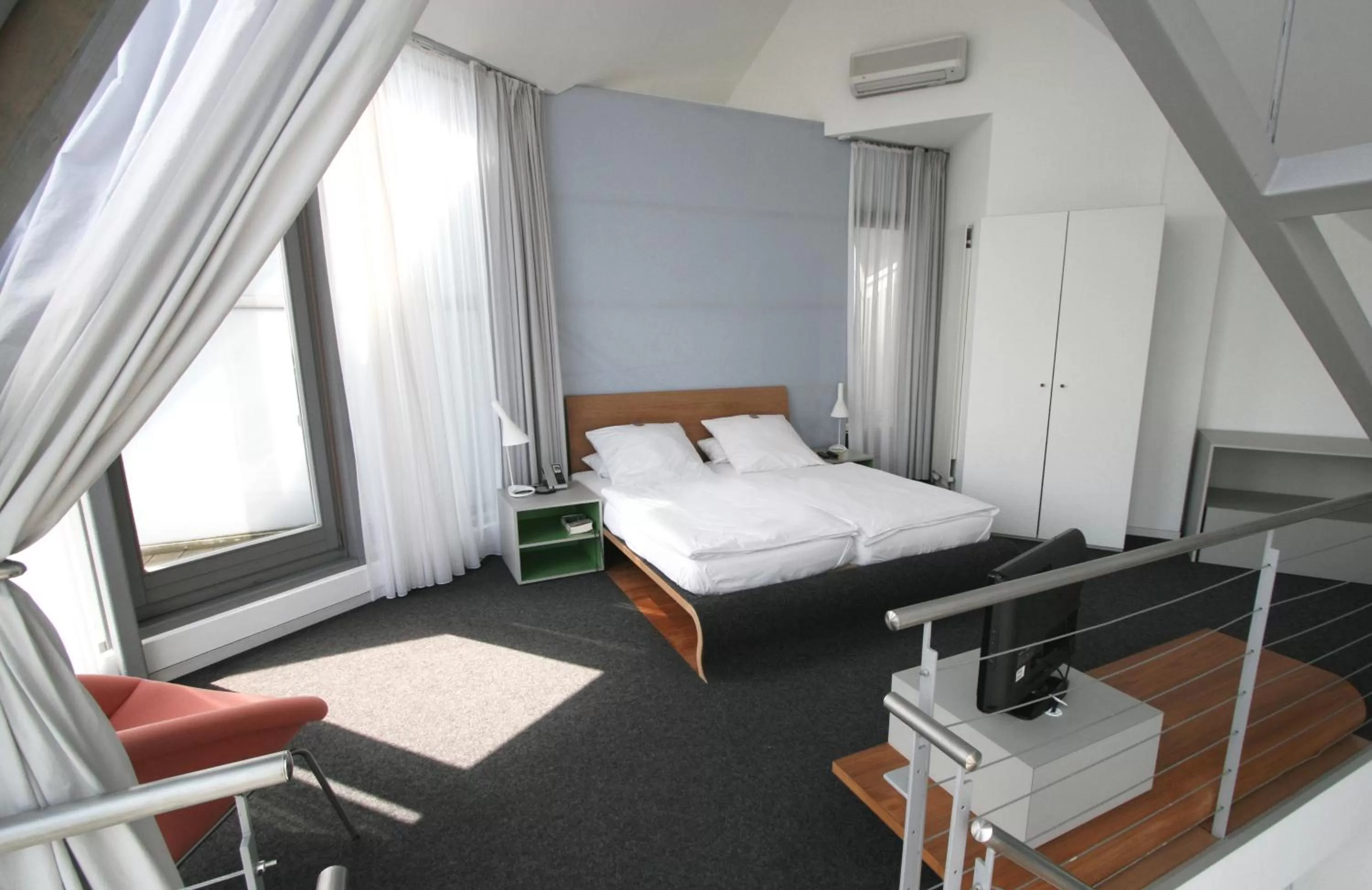 Bed in Chelsea Hotel