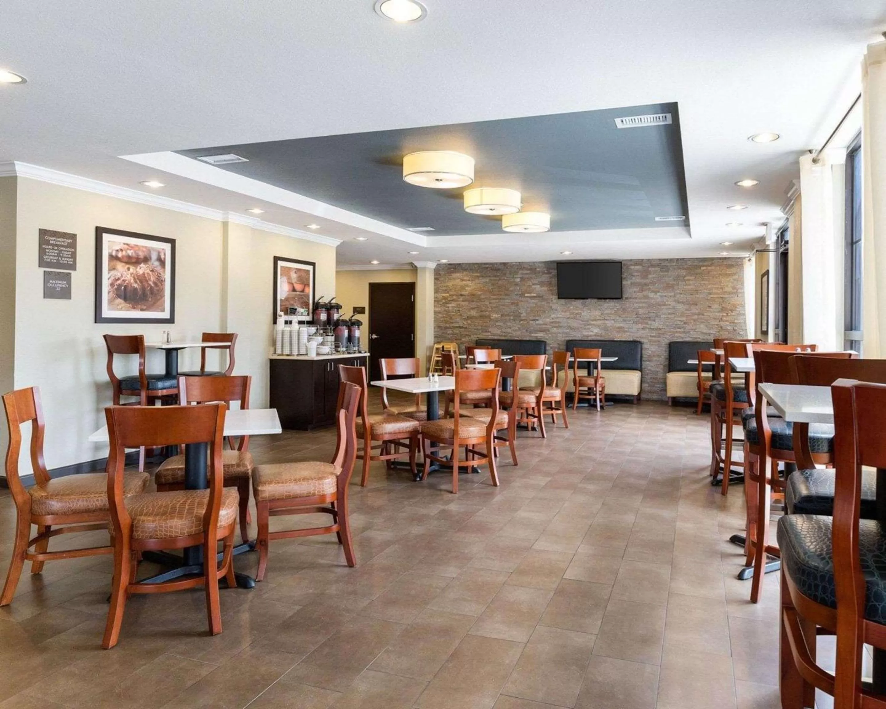 Restaurant/places to eat in Comfort Suites near Westchase on Beltway 8