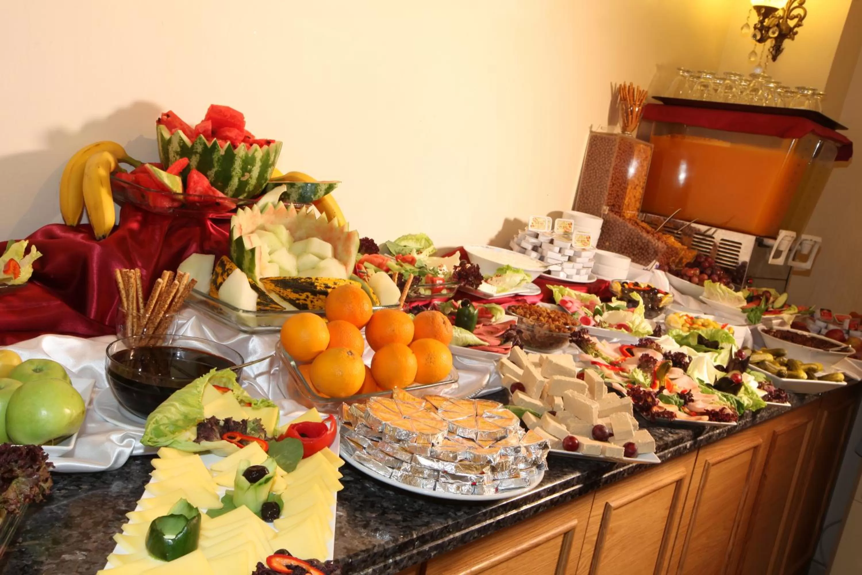 Restaurant/places to eat in Sirkeci Park Hotel