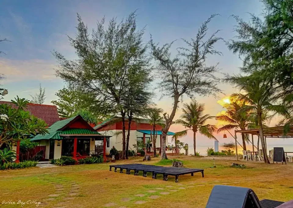 Family Room with Sea View in Golden Bay Cottage - SHA Extra Plus Family Room with Sea View in Golden Bay Cottage - SHA Extra Plus