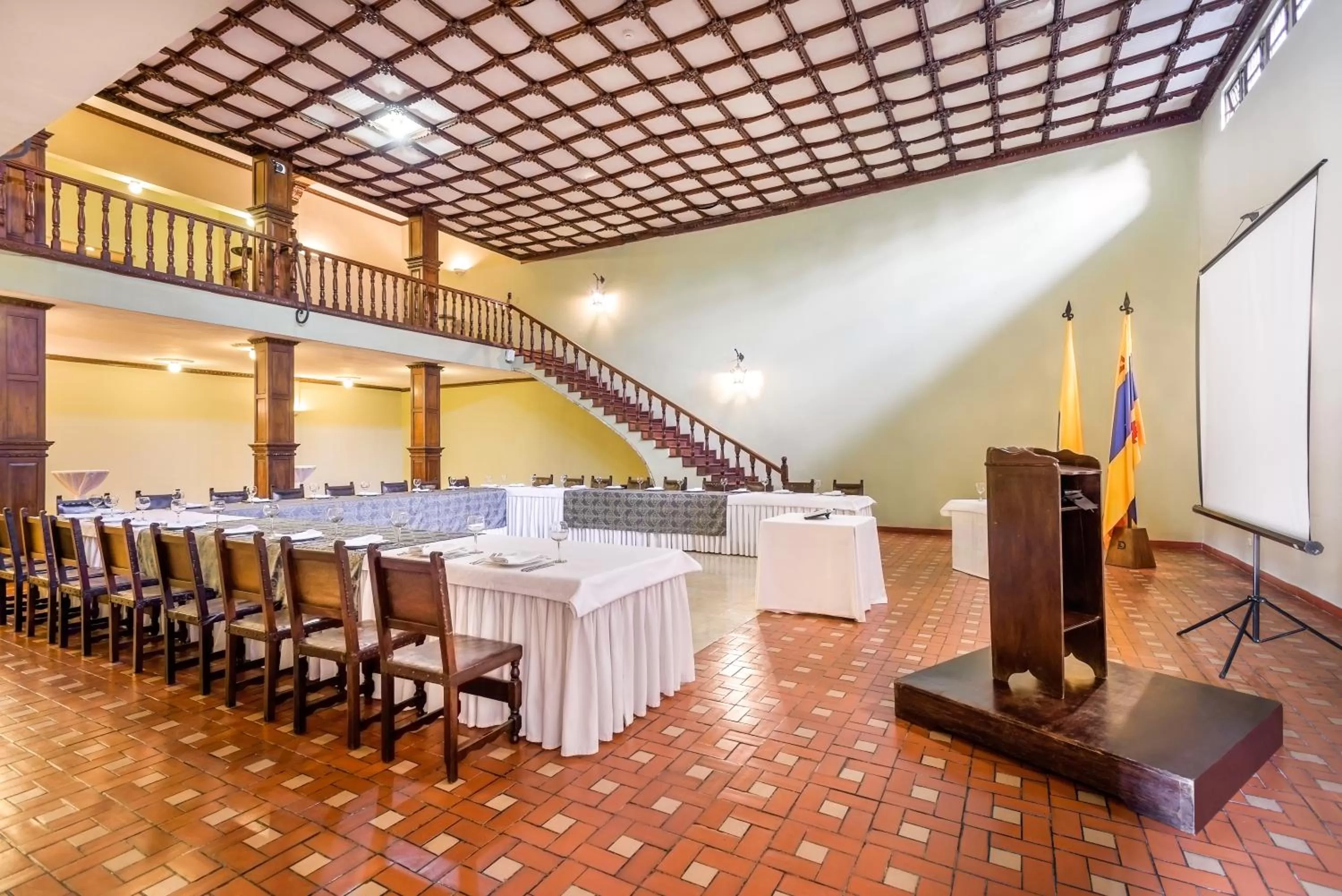 Business facilities in Hotel Dann Monasterio