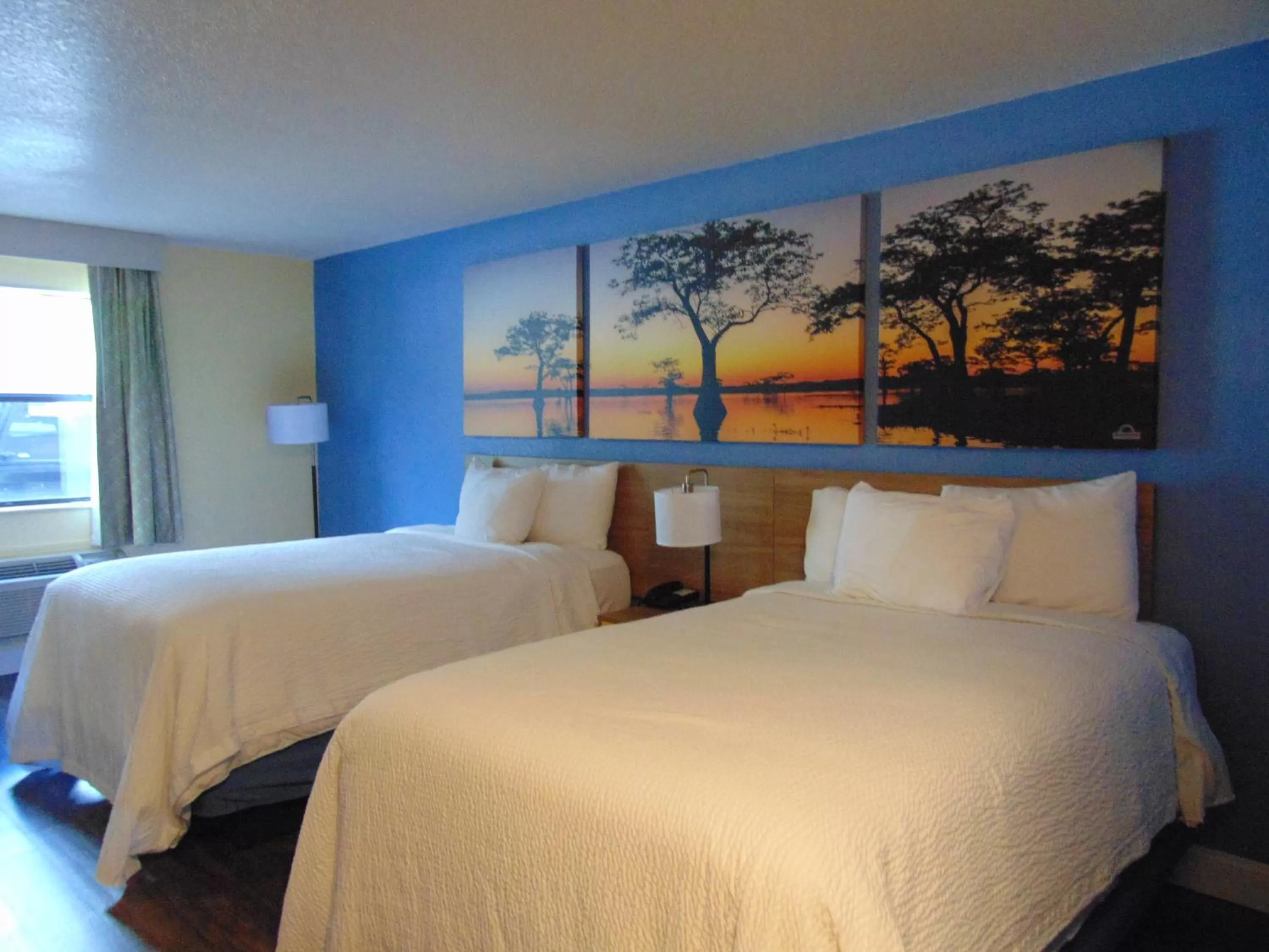 Bed in Days Inn by Wyndham Fordyce